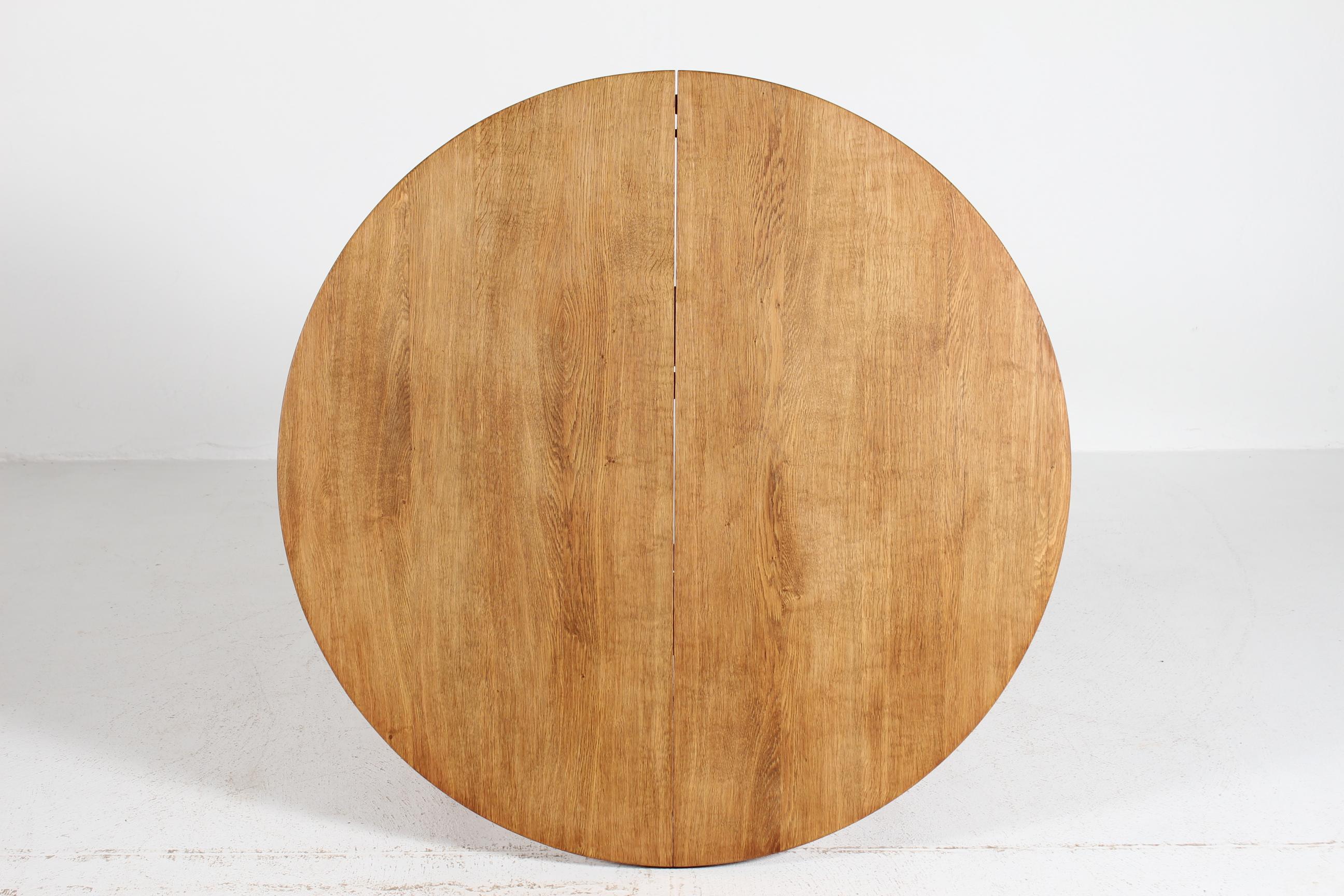 Danish Round Extendable Dining Table of Oak in Henning  Kjærnulf Style Ø 120 cm For Sale 3