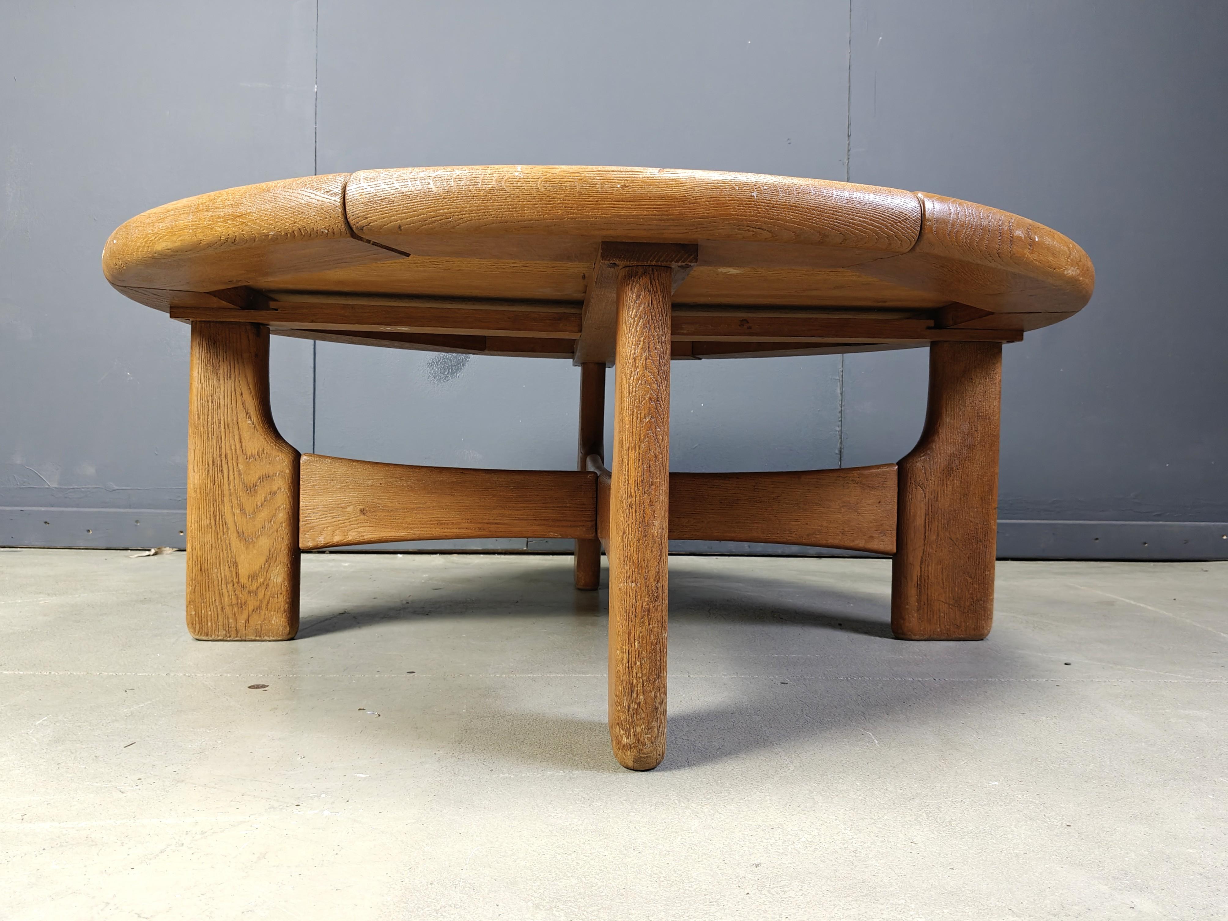 Danish round oak coffee table, 1960s For Sale 1