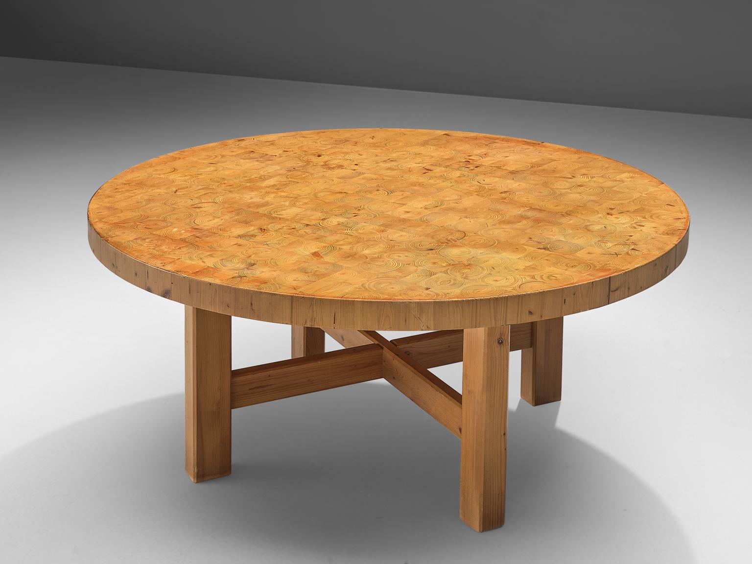 Dänischer runder Kieferntisch (Moderne der Mitte des Jahrhunderts)