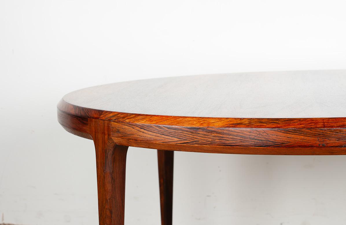 Danish round rosewood coffee table model 283 by Johannes Andersen 1960. In Excellent Condition For Sale In JOINVILLE-LE-PONT, FR