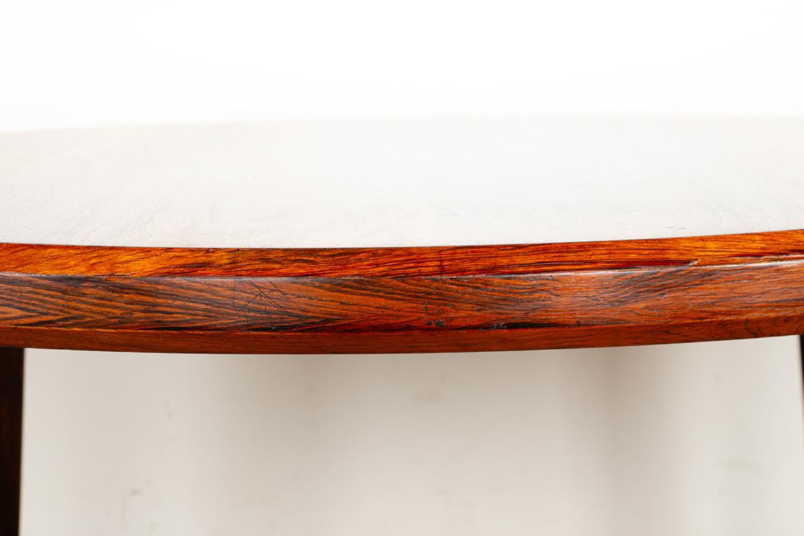 Mid-20th Century Danish round rosewood coffee table model 283 by Johannes Andersen 1960. For Sale