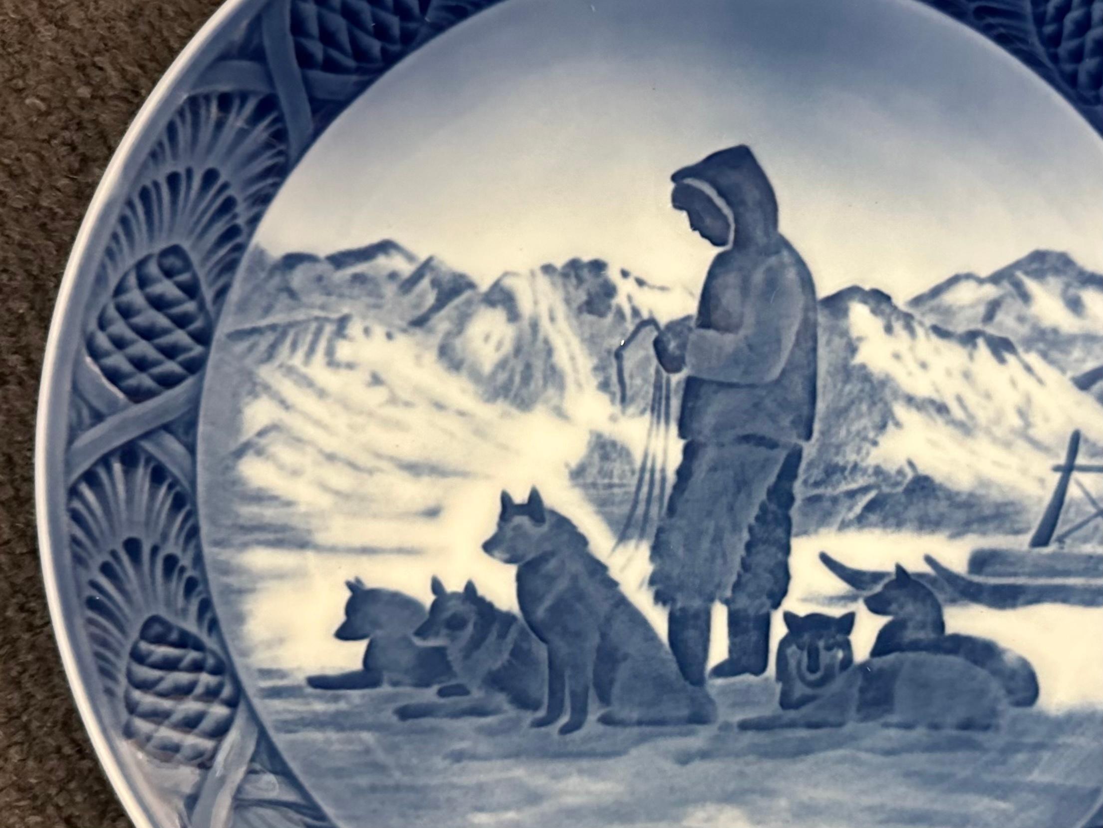 Fin du 20e siècle Assiette en porcelaine émaillée de Noël 1978 de Royal Copenhagen Paysage du Groenland en vente