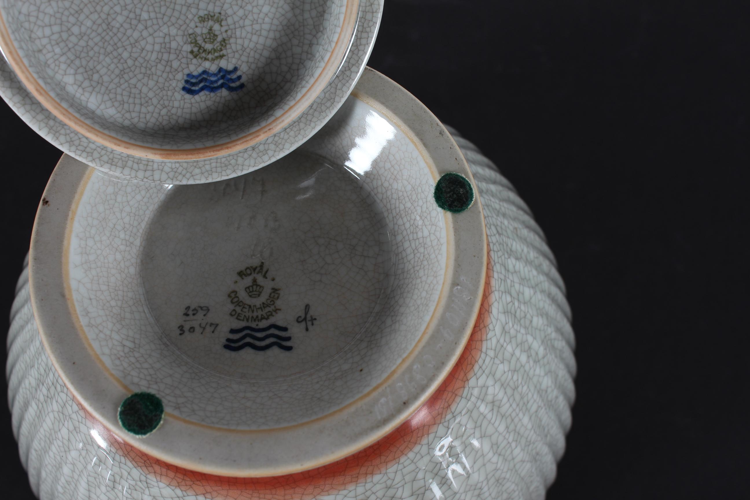 Grande vaso con coperchio in porcellana danese Royal Copenhagen con smalto craclè 1950 in vendita 1