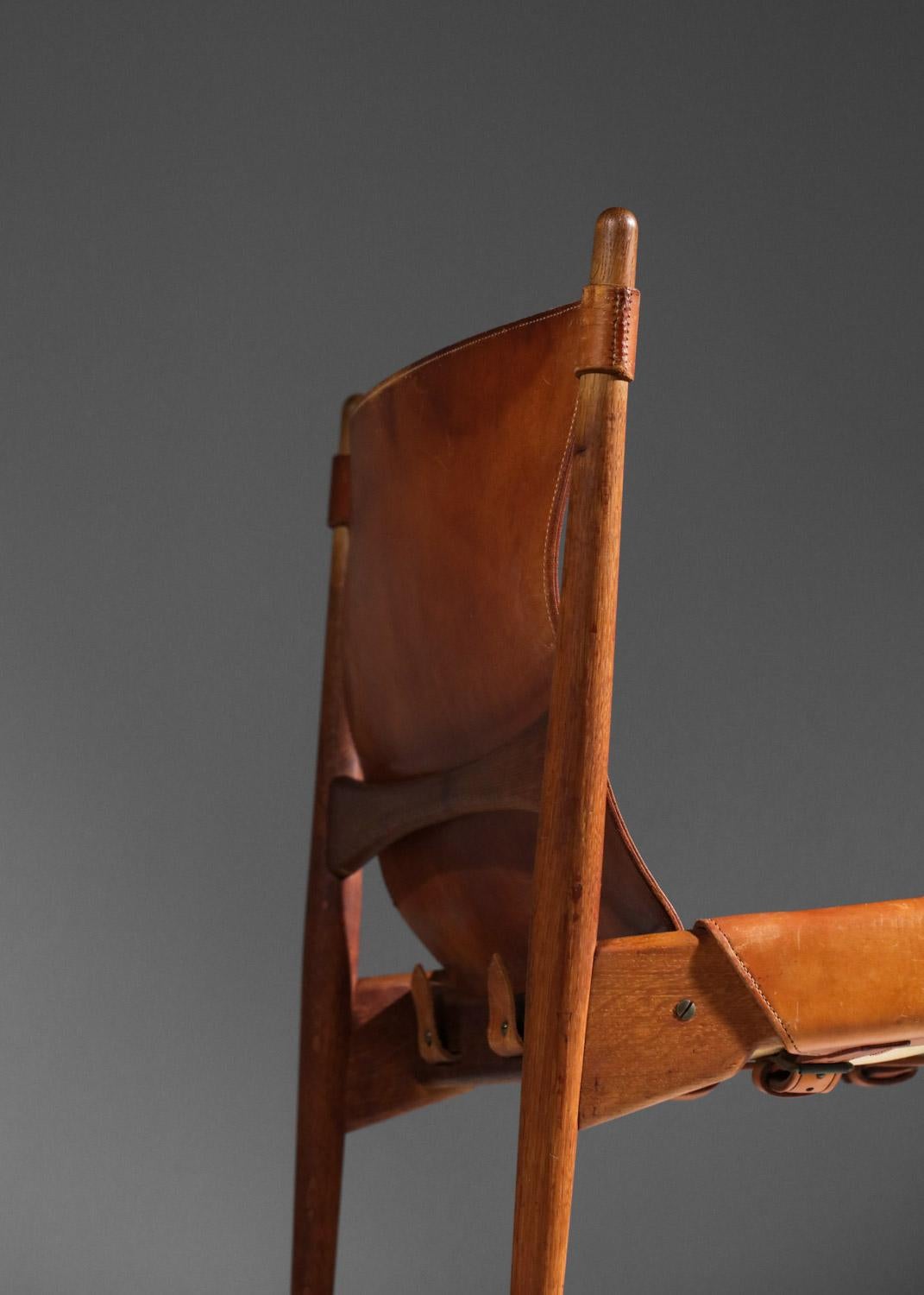 Danish safari armchair in patinated leather and teak from the 60's For Sale 3