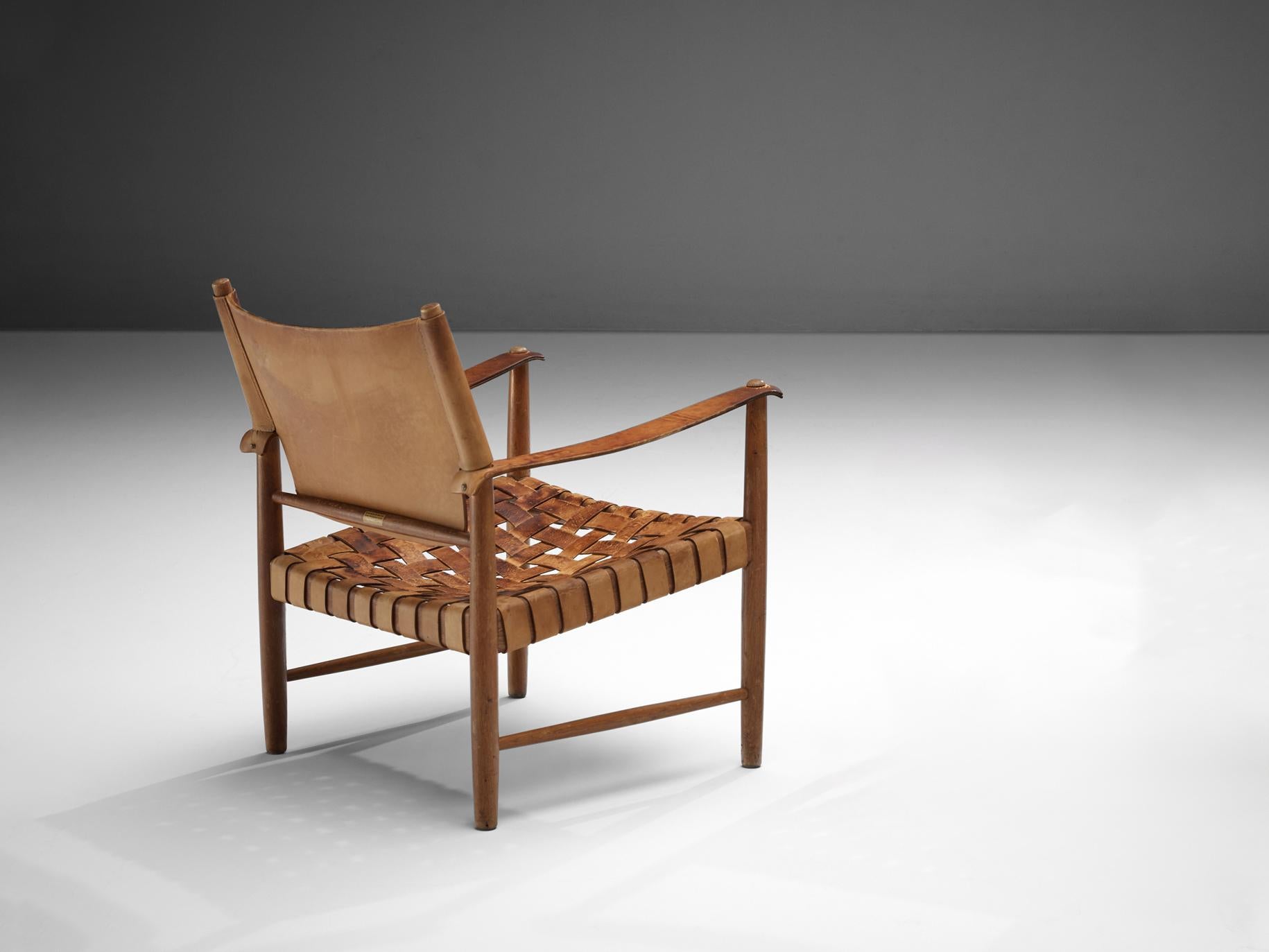 Danish Safari Chair in Cognac Leather and Oak In Good Condition In Waalwijk, NL