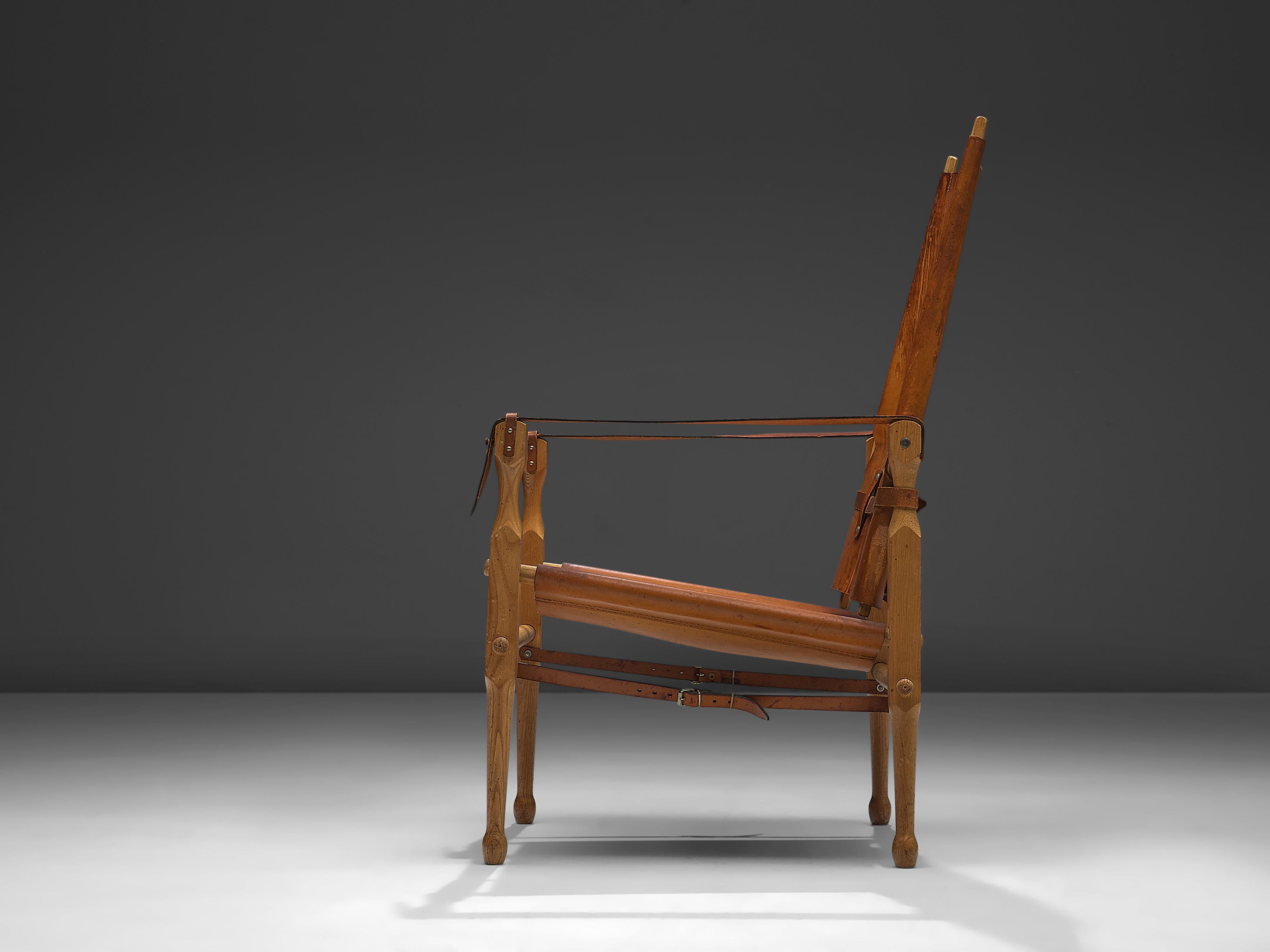 Mid-20th Century Danish ‘Safari’ Lounge Chair in Solid Ash and Cognac Leather For Sale