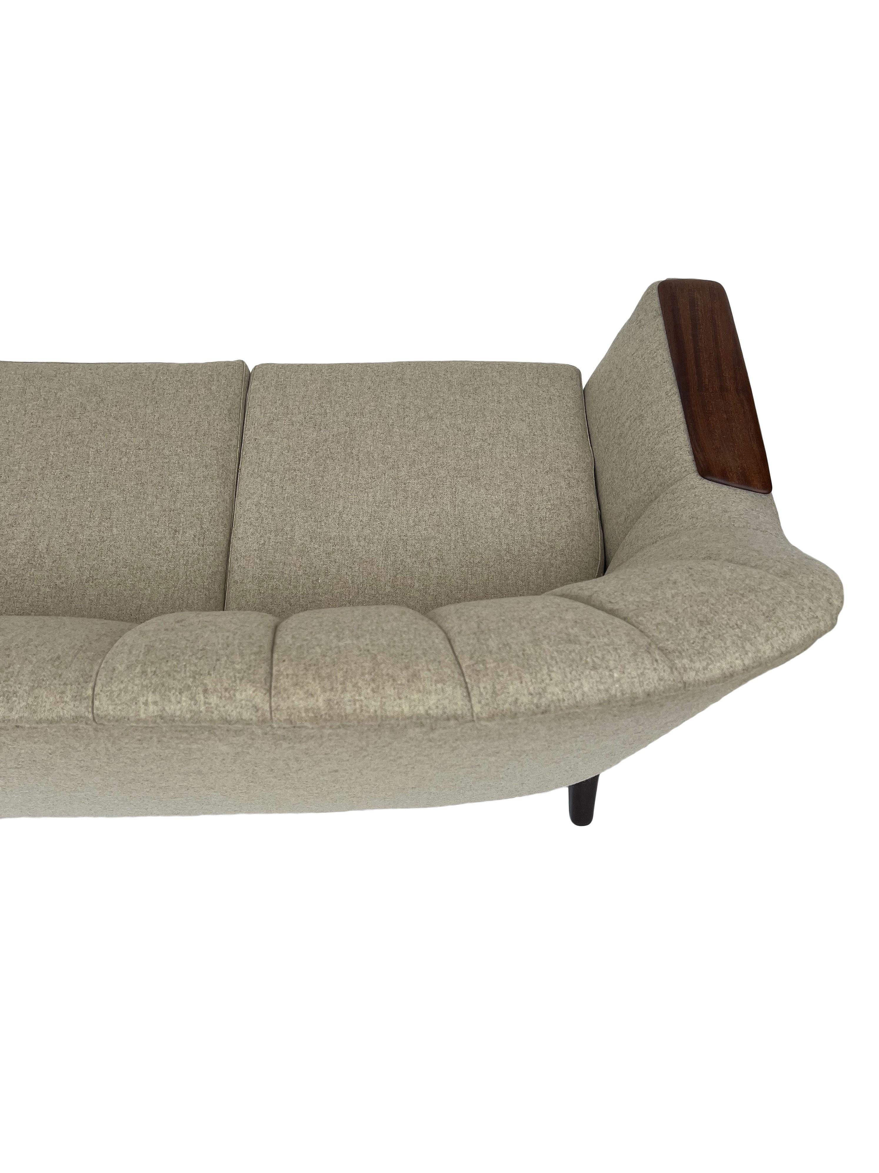 Danish Scalloped Cream Wool and Teak 3 Seater Sofa Midcentury, 1950s In Excellent Condition For Sale In London, GB