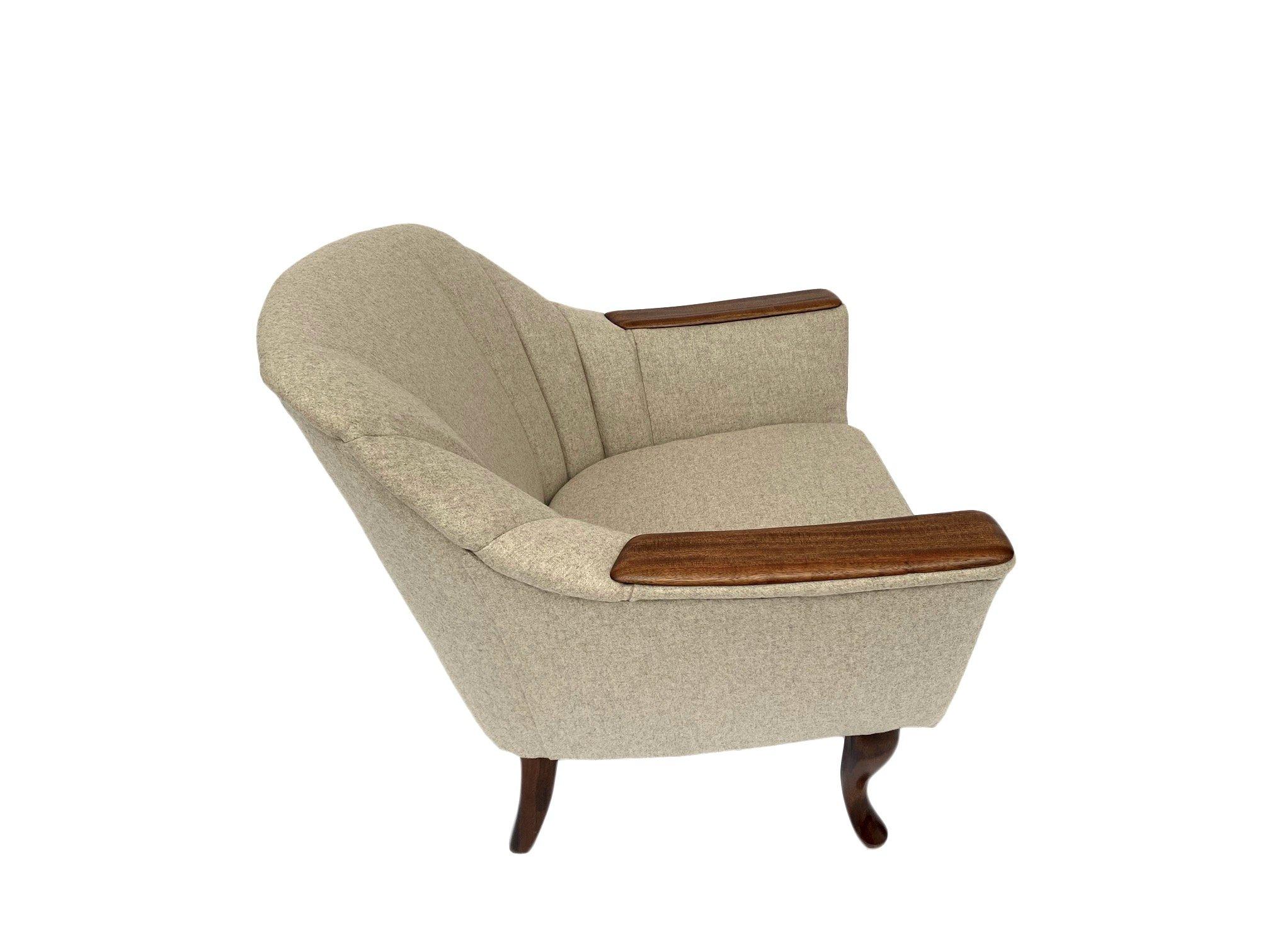 Danish Scalloped Cream Wool And Teak Armchair Mid Century 1950s In Excellent Condition For Sale In London, GB
