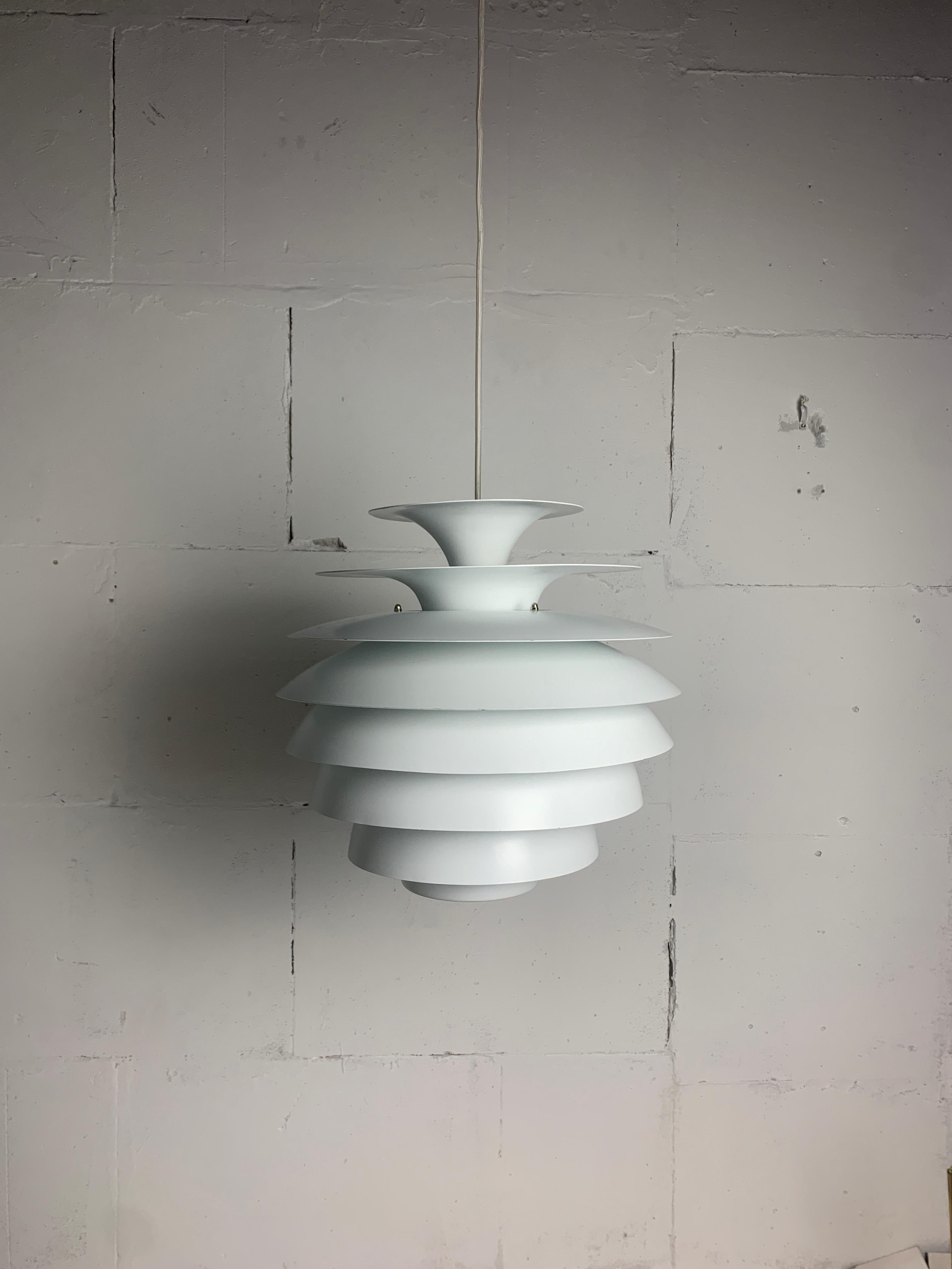 Lampe suspendue danoise scandinave « Barcelone » de Bent Karlby, 1 en vente 2