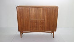 Buffet haut scandinave moderne en teck:: années 1960:: Danemark