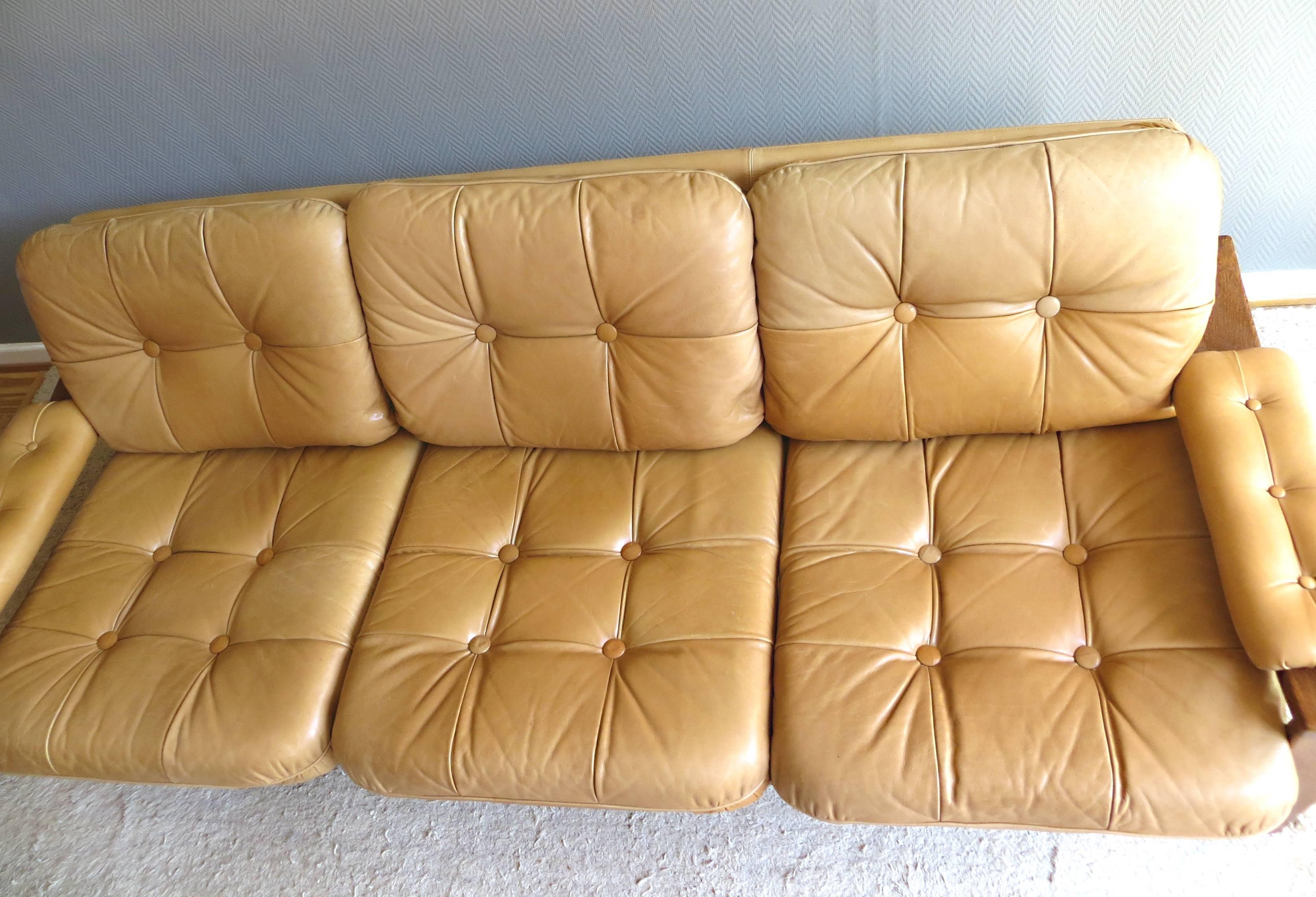 Danish Scandinavian Oak and Leather Cottage Lodge Three-Seat Sofa, 1960s 3