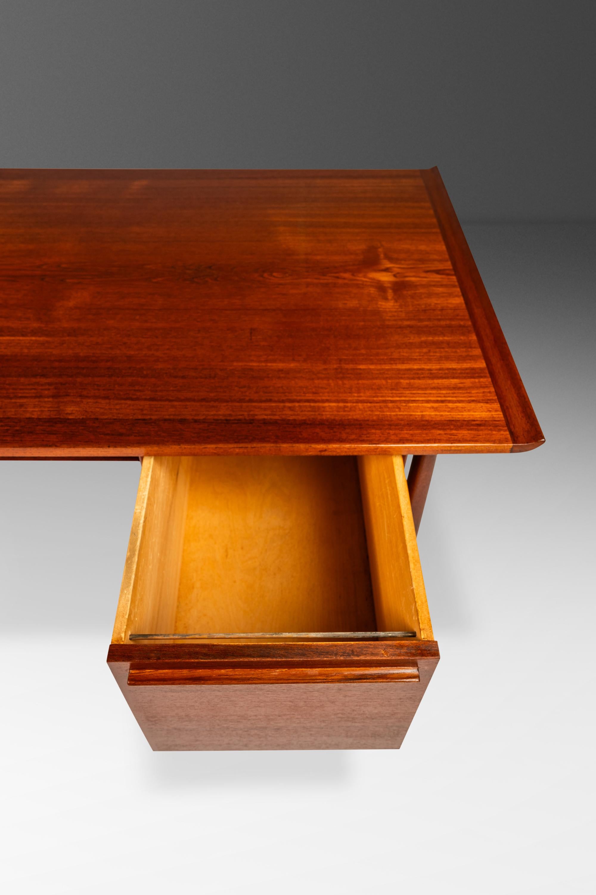 Danish Sculpted Executive Desk by Arne Vodder for H.P. Hansen, Denmark, c. 1960s 11