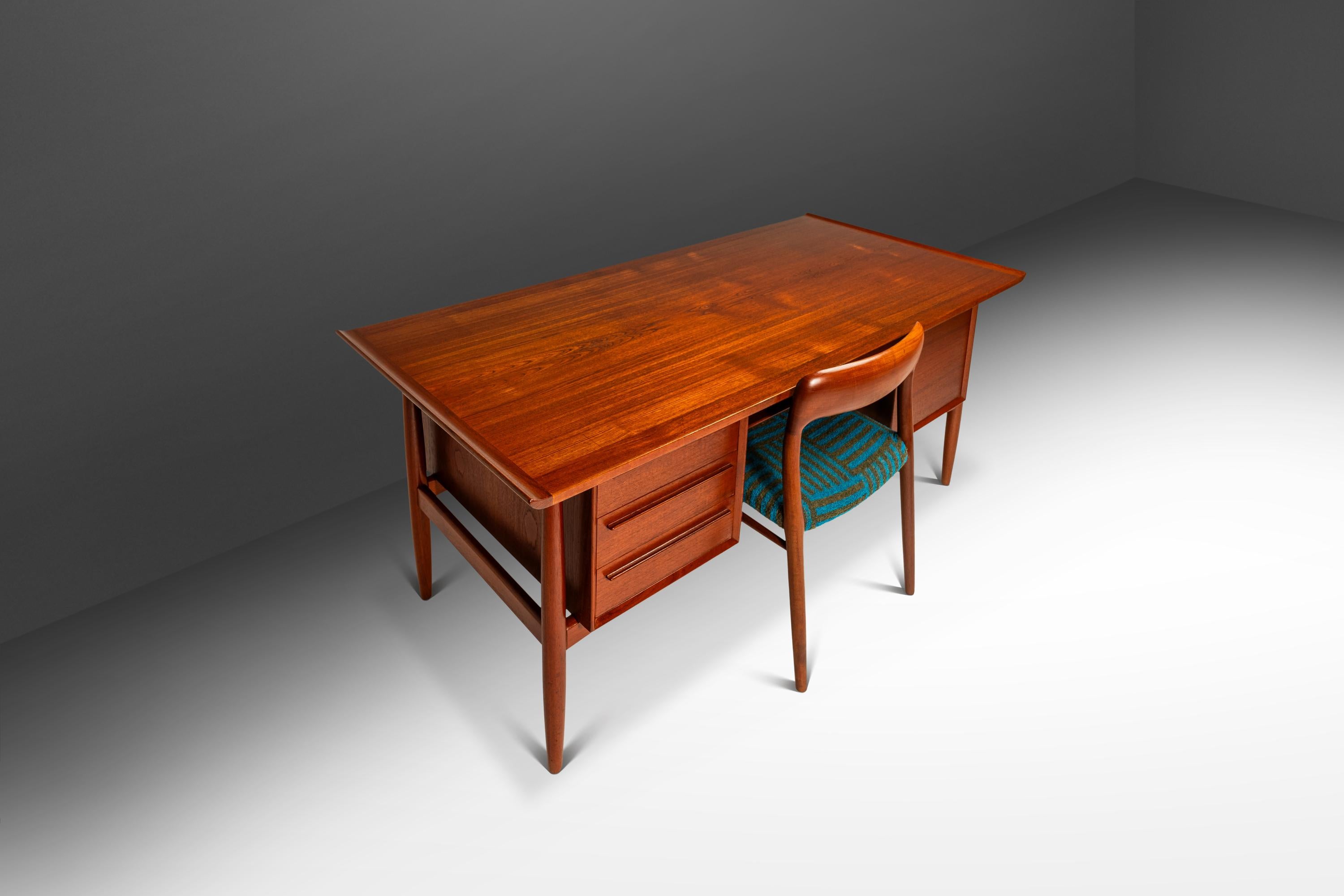 Mid-Century Modern Danish Sculpted Executive Desk by Arne Vodder for H.P. Hansen, Denmark, c. 1960s