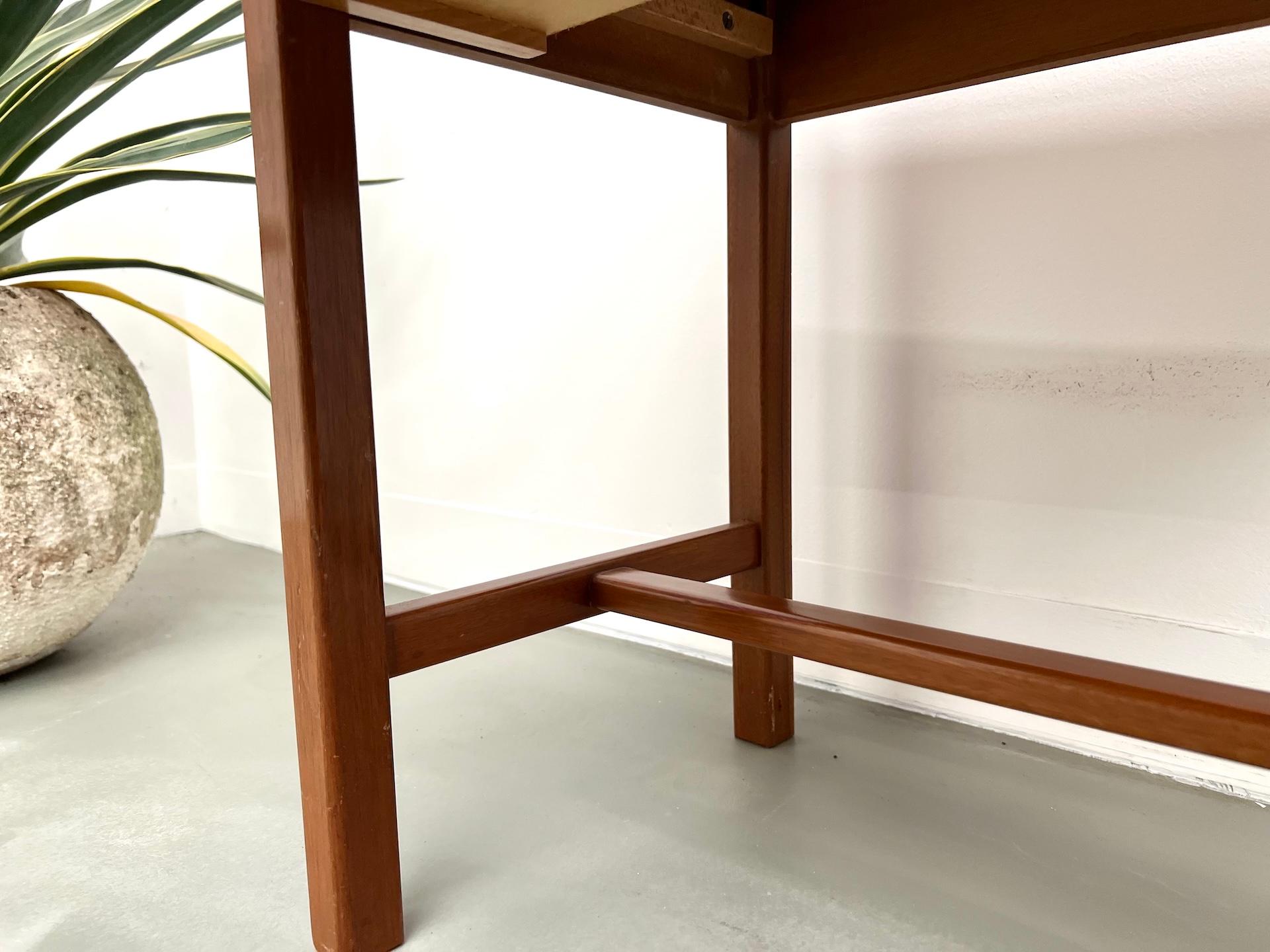 Danish Sculpted Teak Nightstand, Arne Wahl Iversen en vente 4