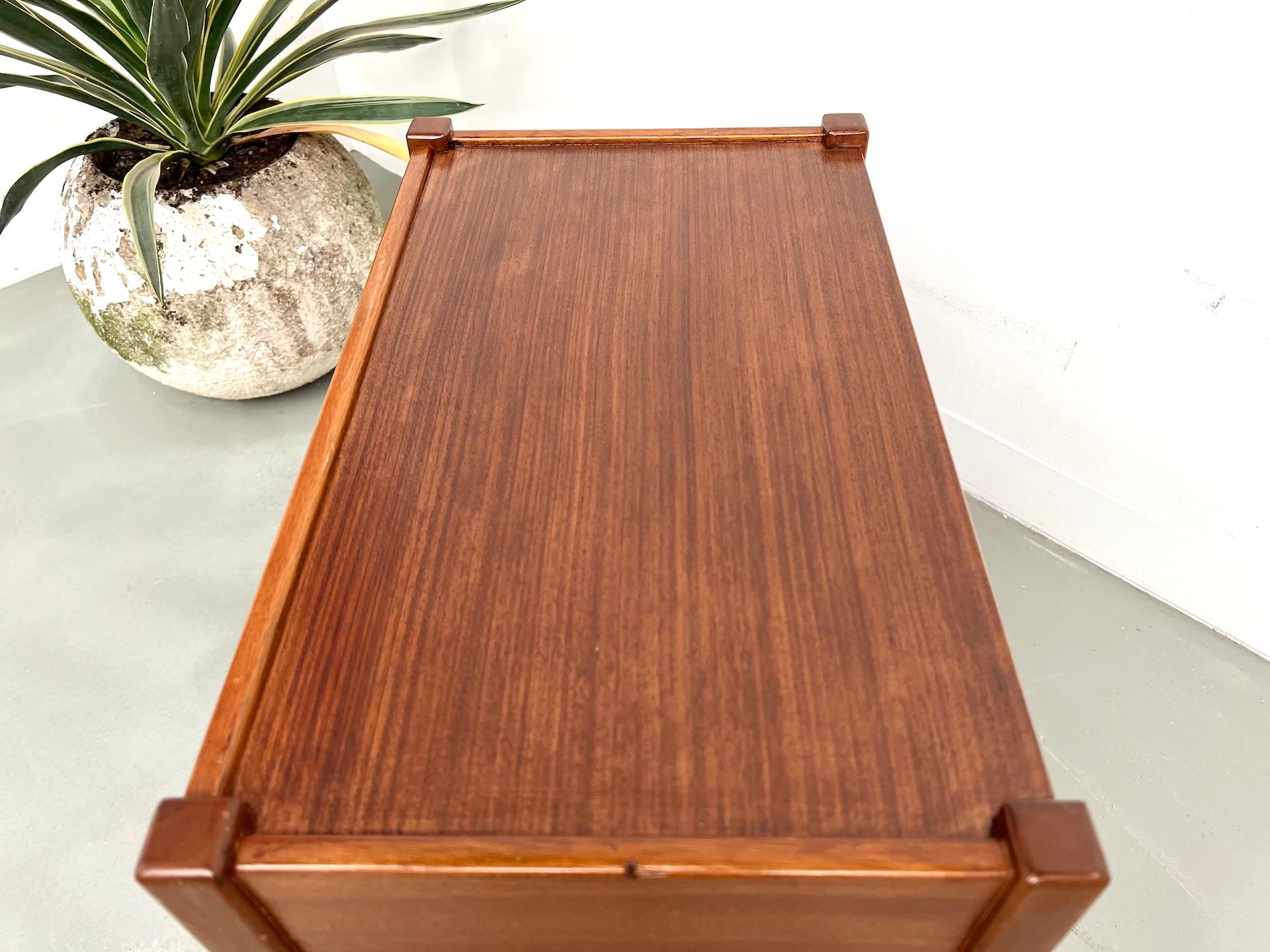 Danish Sculpted Teak Nightstand, Arne Wahl Iversen en vente 8