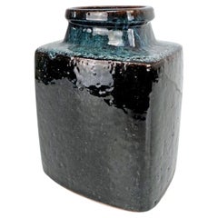 Dänische skulpturale dunkelbraun-blaue Steingutvase von Jytte Trebbien, 1970er Jahre