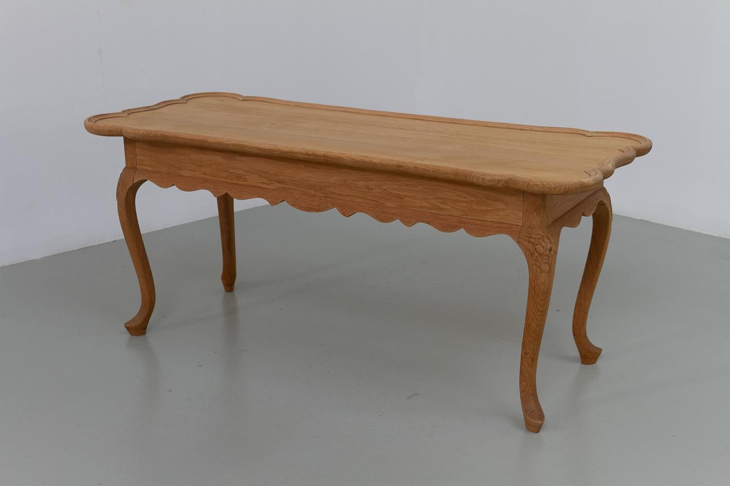 Danish Sculptural Solid Oak Coffee Table by Frits Henningsen, 1940s. For Sale 5