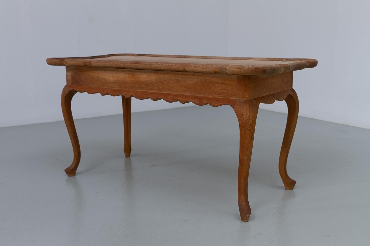 Danish Sculptural Solid Oak Coffee Table by Frits Henningsen, 1940s. For Sale 9