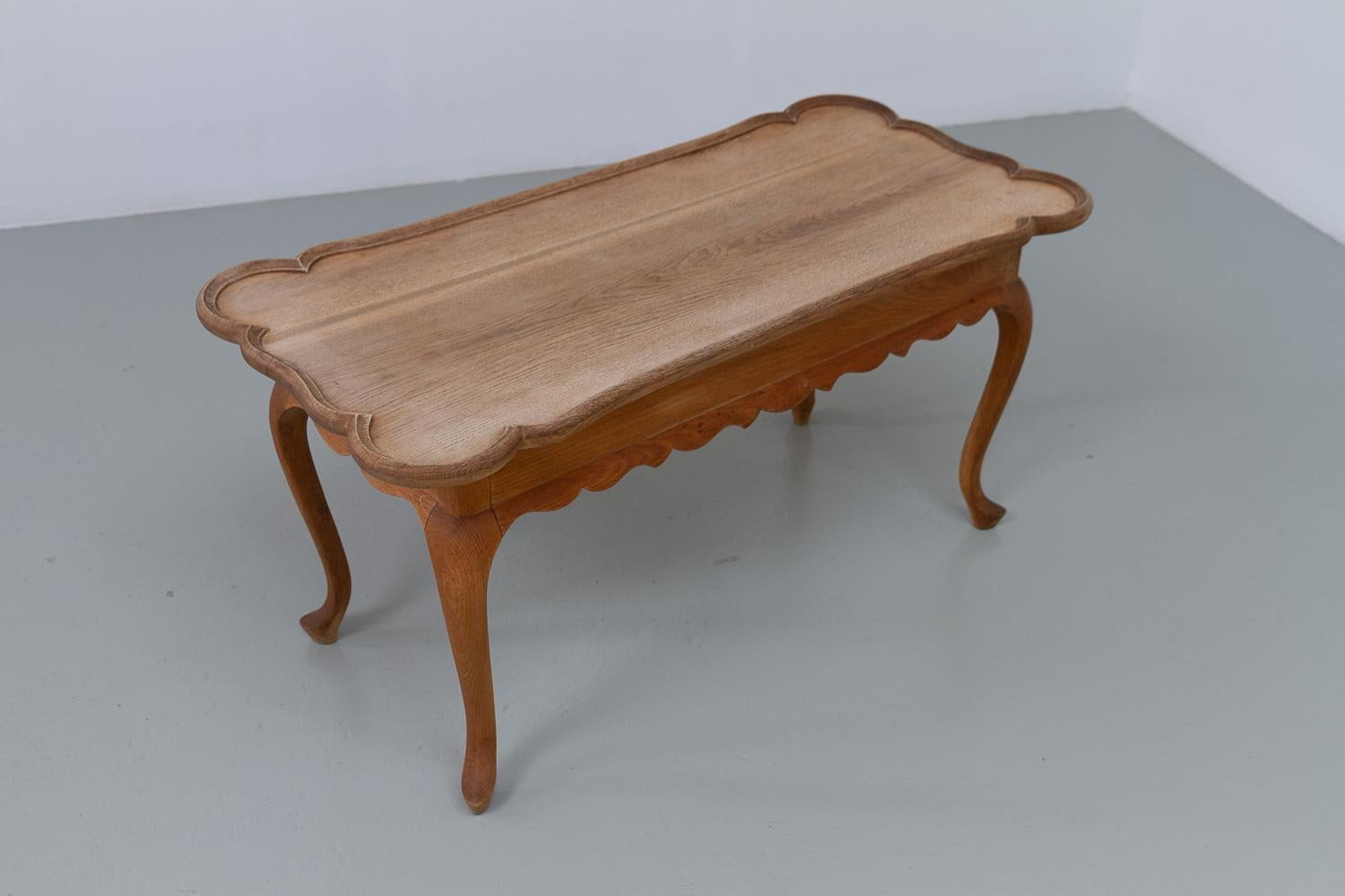 Mid-20th Century Danish Sculptural Solid Oak Coffee Table by Frits Henningsen, 1940s. For Sale