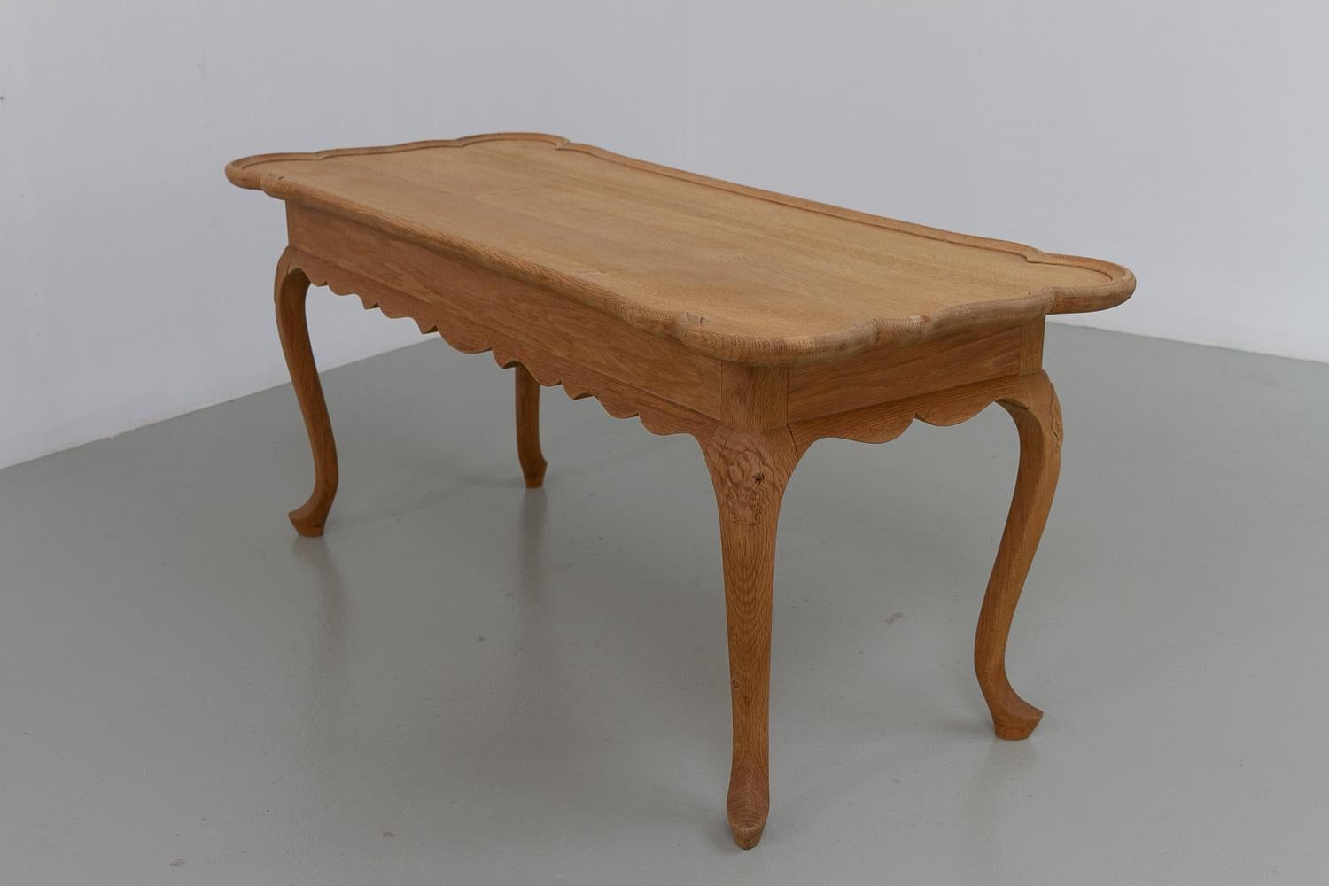 Danish Sculptural Solid Oak Coffee Table by Frits Henningsen, 1940s. For Sale 4