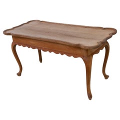 Tavolino scultoreo danese in legno massiccio di Oak di Frits Henningsen, 1940.