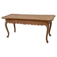 Tavolino scultoreo danese in legno massiccio di Oak di Frits Henningsen, 1940.