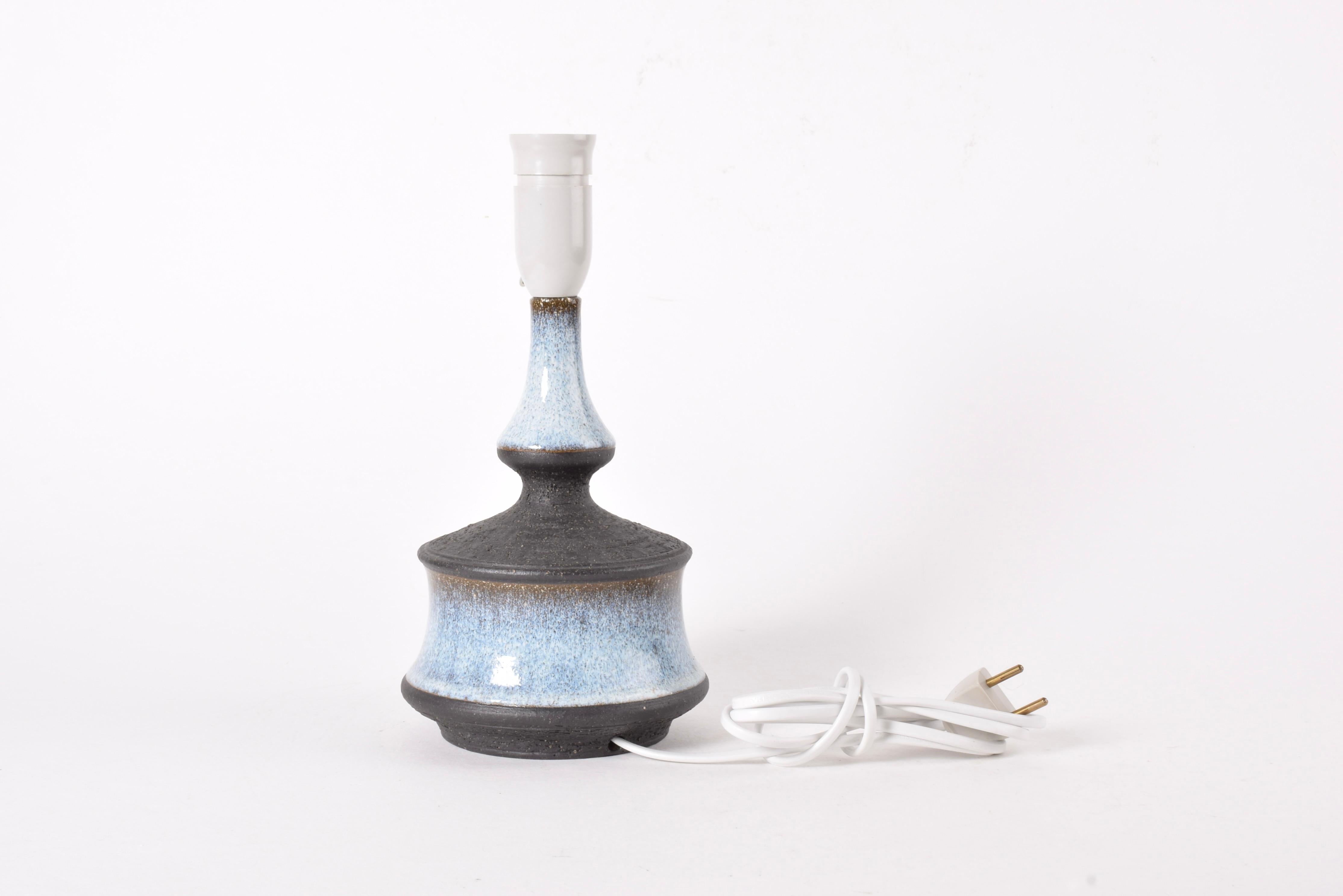 Danese Lampada da tavolo scultorea danese Blue Brown di Helge Bjufstrøm, ceramica moderna anni '70 in vendita