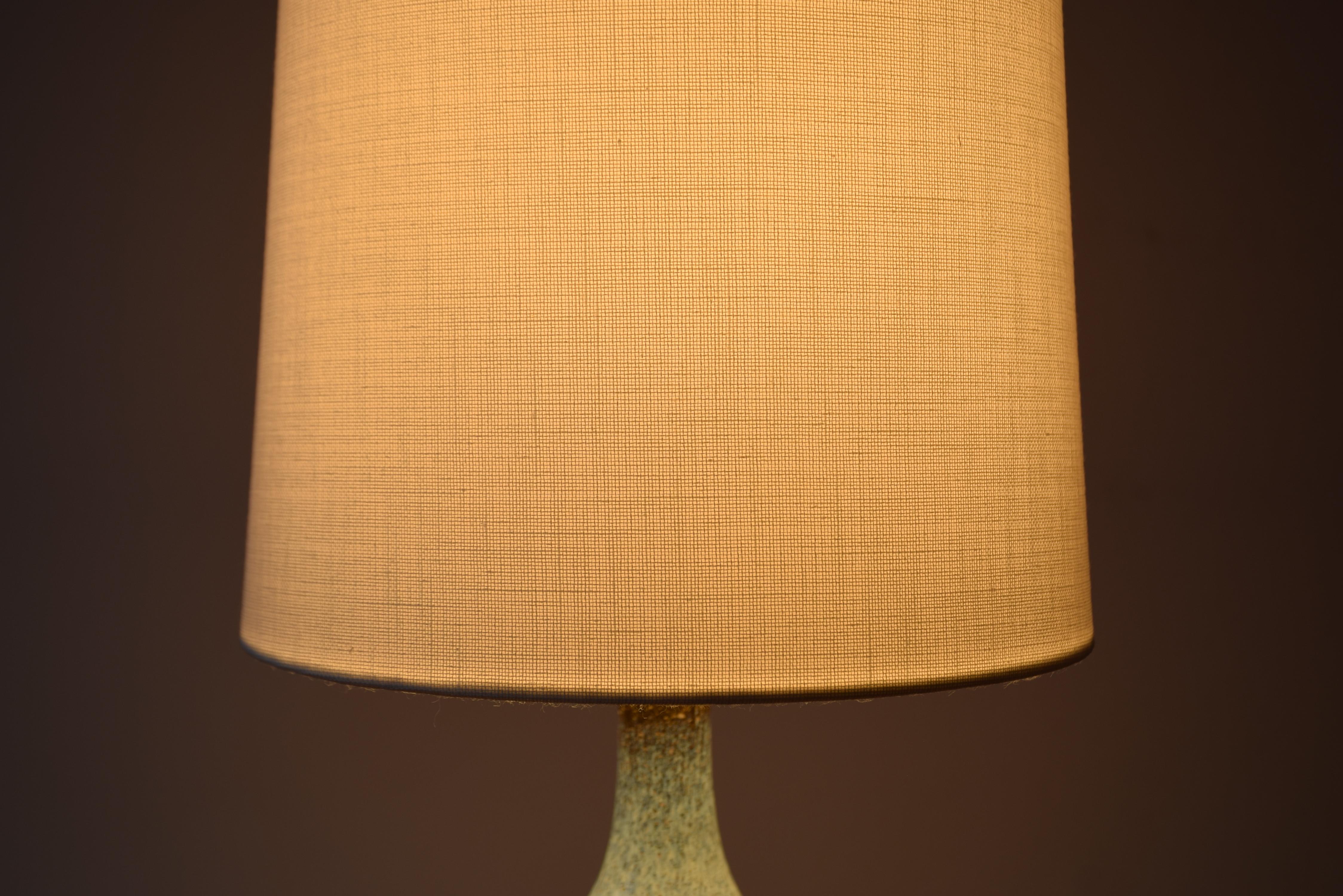 Lampada da tavolo scultorea danese Blue Brown di Helge Bjufstrøm, ceramica moderna anni '70 in vendita 1