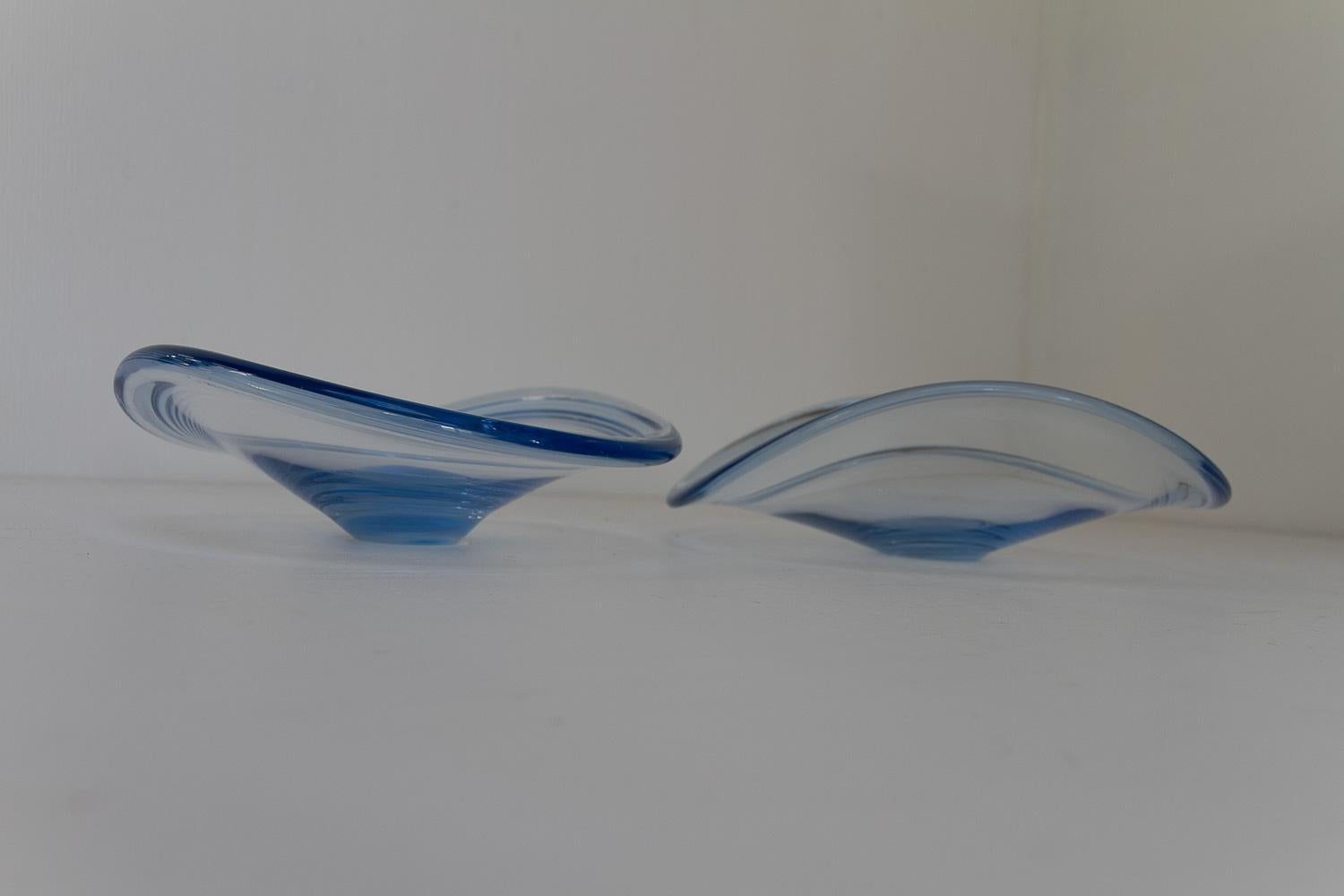 Blown Glass Danish Selandia Fruit Bowls by Per Lütken for Holmegaard, 1960s. Set of 2. For Sale
