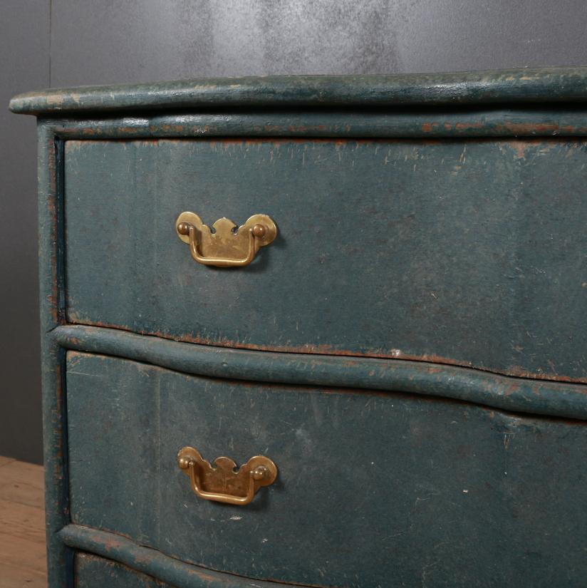 Danish Serpentine Commode In Good Condition In Leamington Spa, Warwickshire