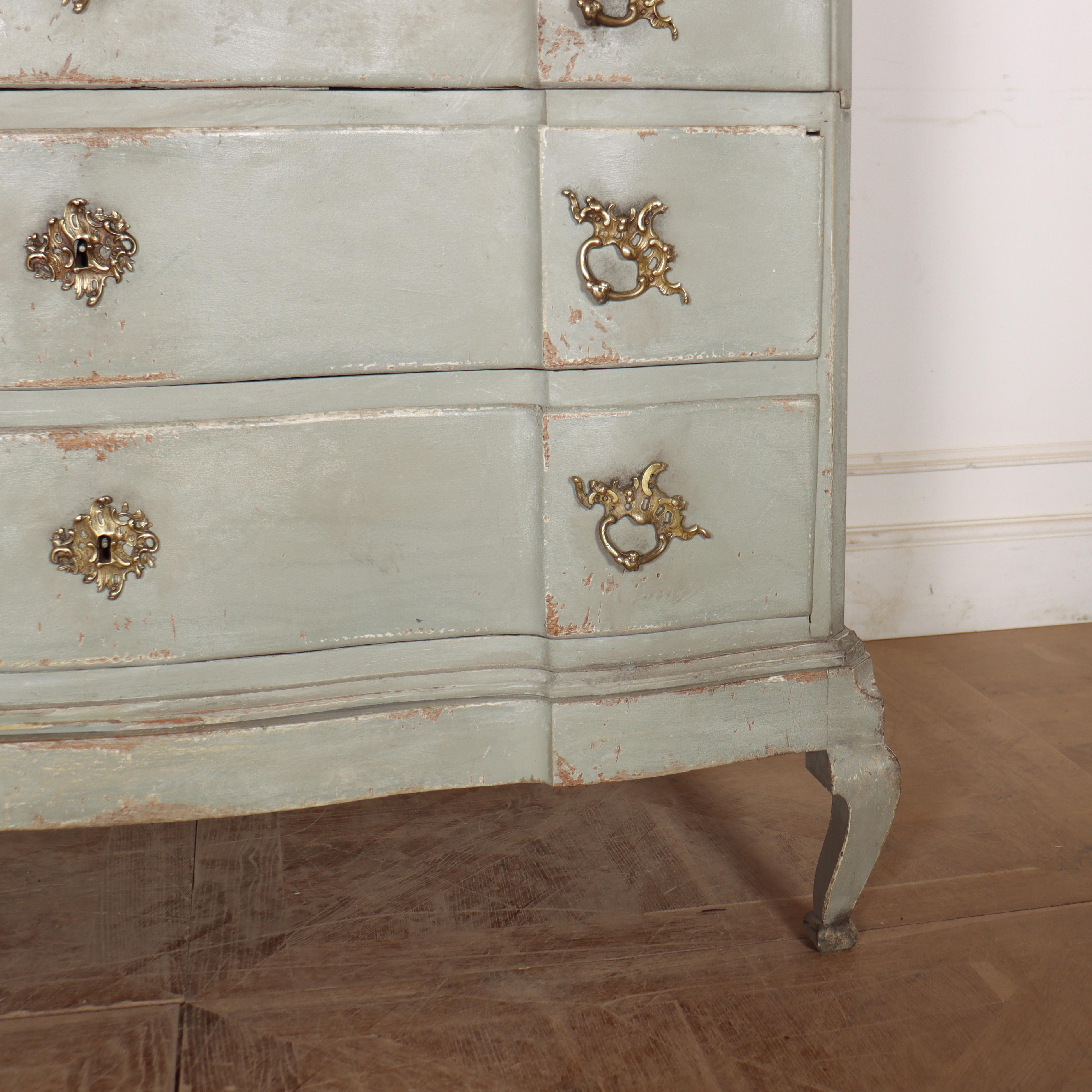 Dipinto Commode danese a serpentina in vendita