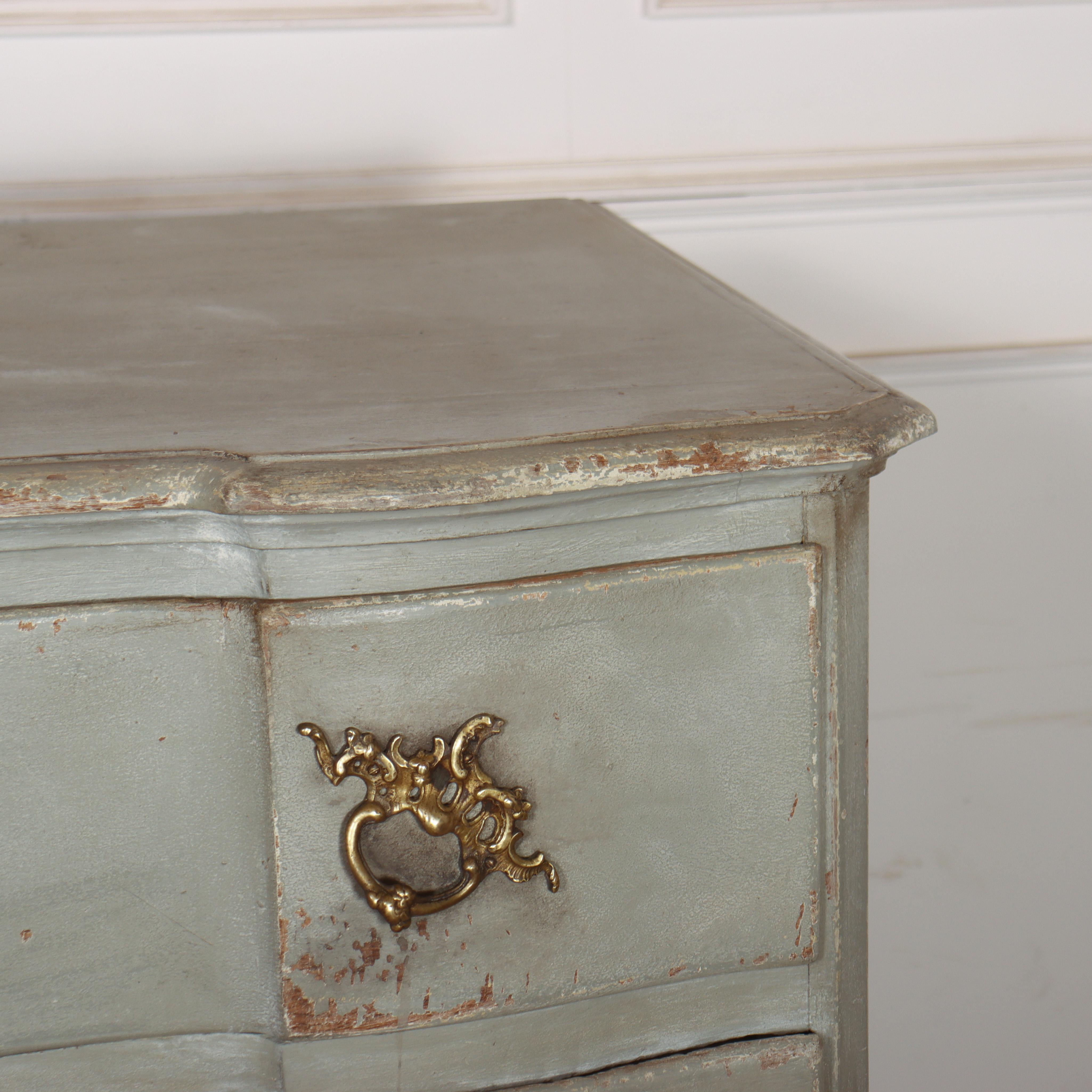 Commode danese a serpentina in vendita 1