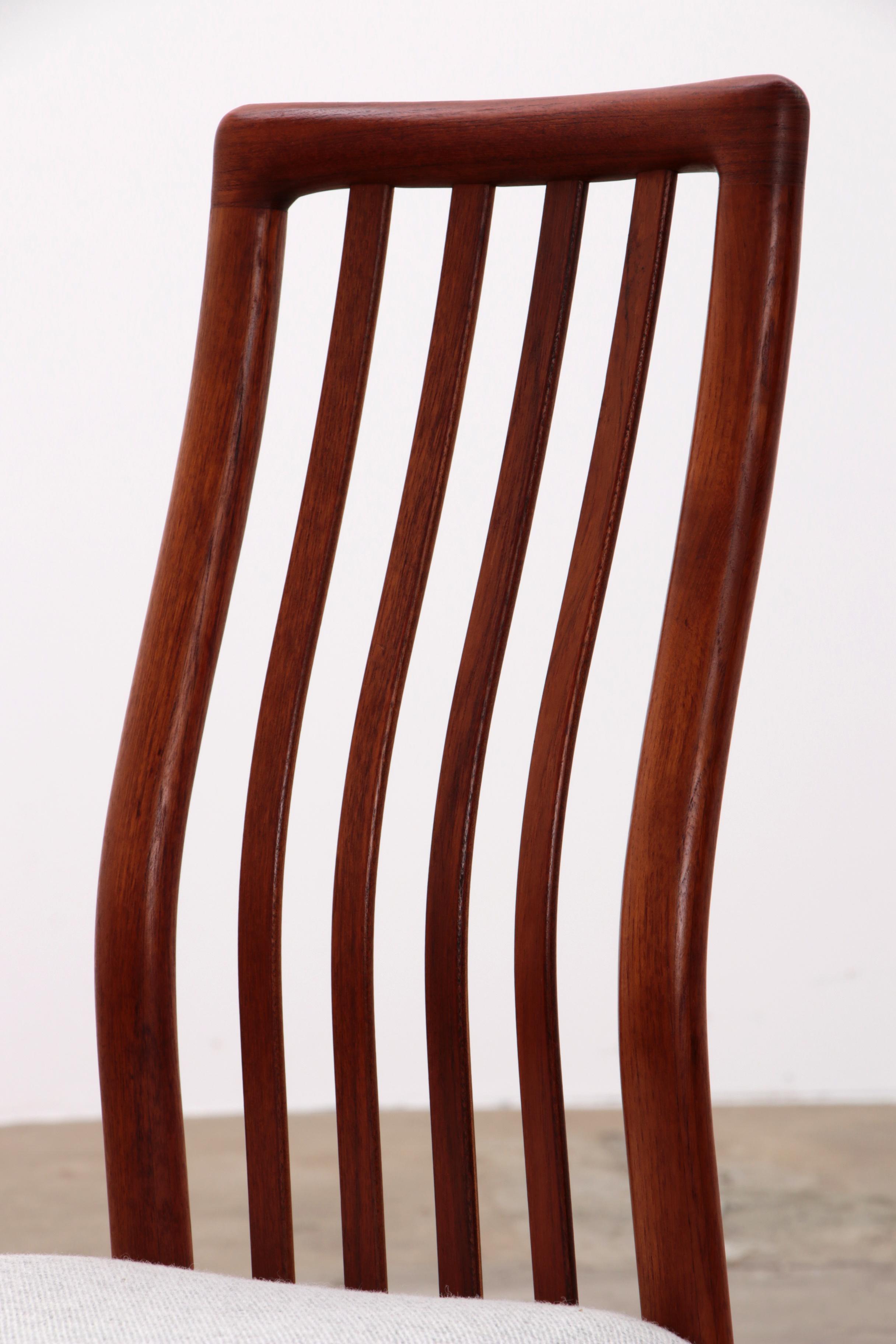Ensemble danois de 4 chaises Kai Kristansen et une table de Korup, 1960 Danemark. en vente 6