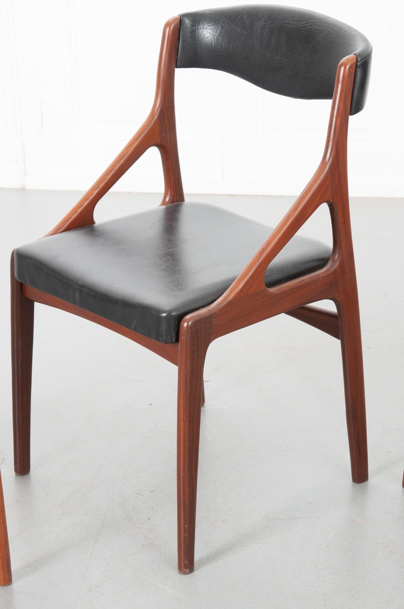 Danish Set of 4 Mid Century Dining Chairs 1