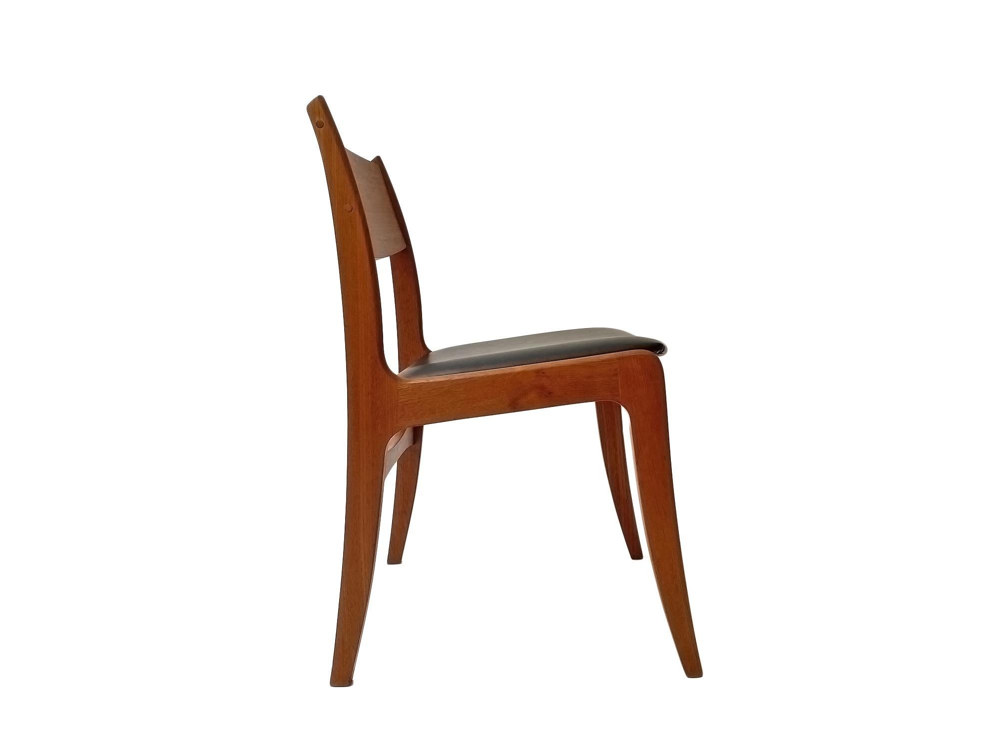 Danish Set of 4 Teak and Black Vinyl Dining Chairs, Mid Century 1960s For Sale 9