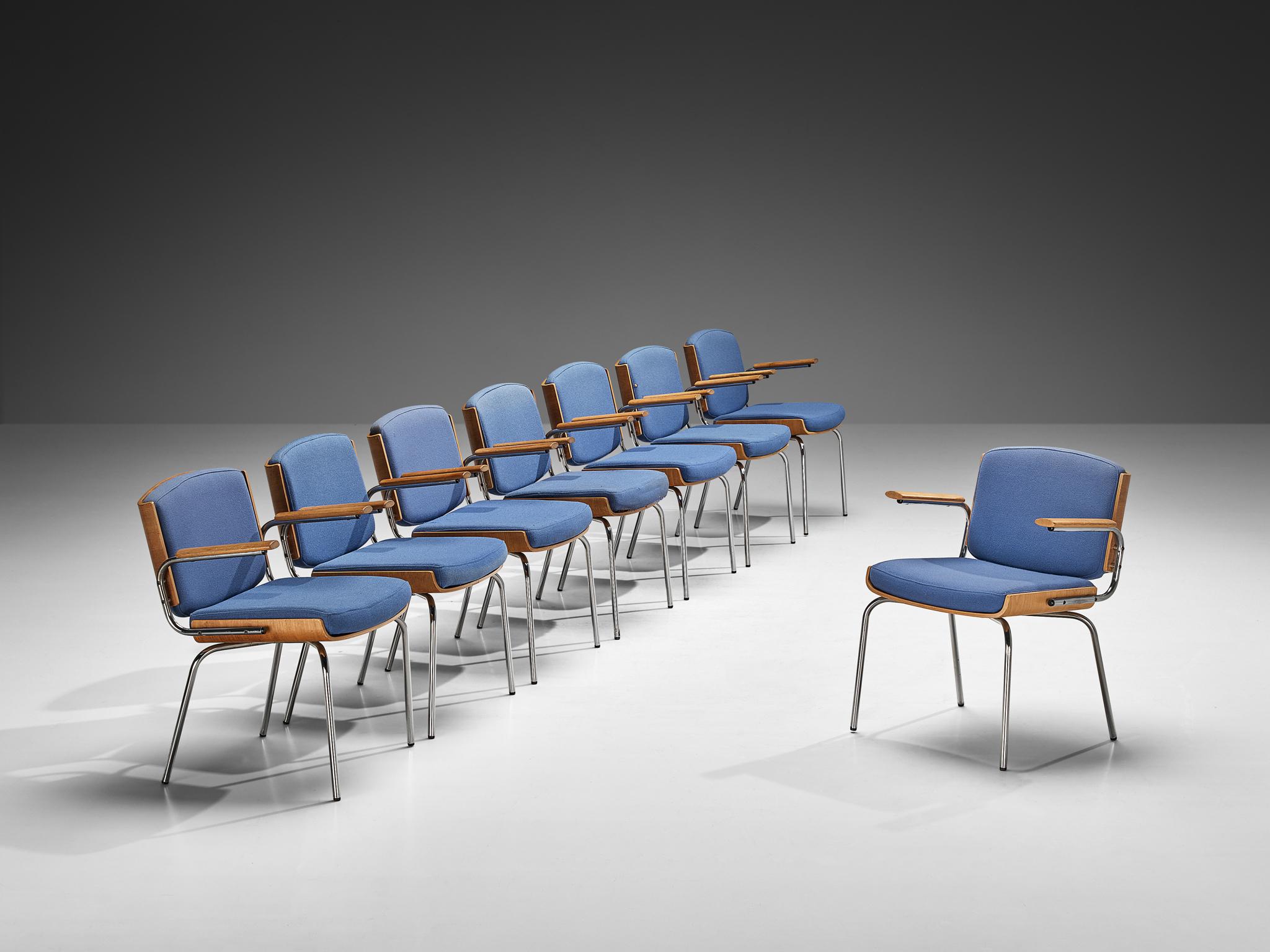 Fabrice Duba Møbelindustri, ensemble de huit fauteuils, teck plié, chêne, métal chromé, tissu, Danemark, années 1970. 

Ensemble de chaises danoises fabriquées par Duba Møbelindustri. L'ensemble de la construction du cadre est basé sur du