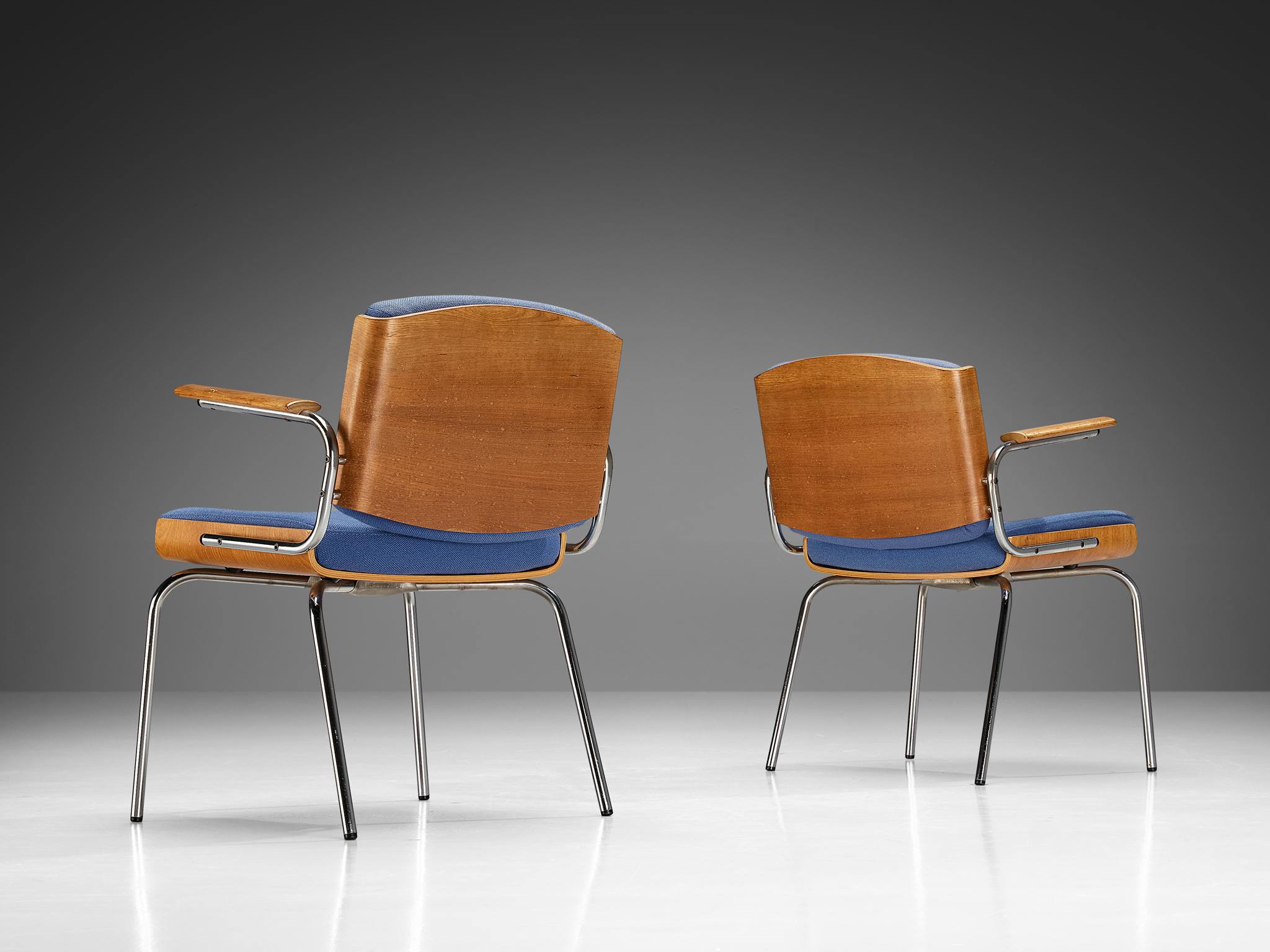 Dänisches Set aus acht Sesseln aus Eiche und Chrom mit blauer Polsterung  (Skandinavische Moderne) im Angebot
