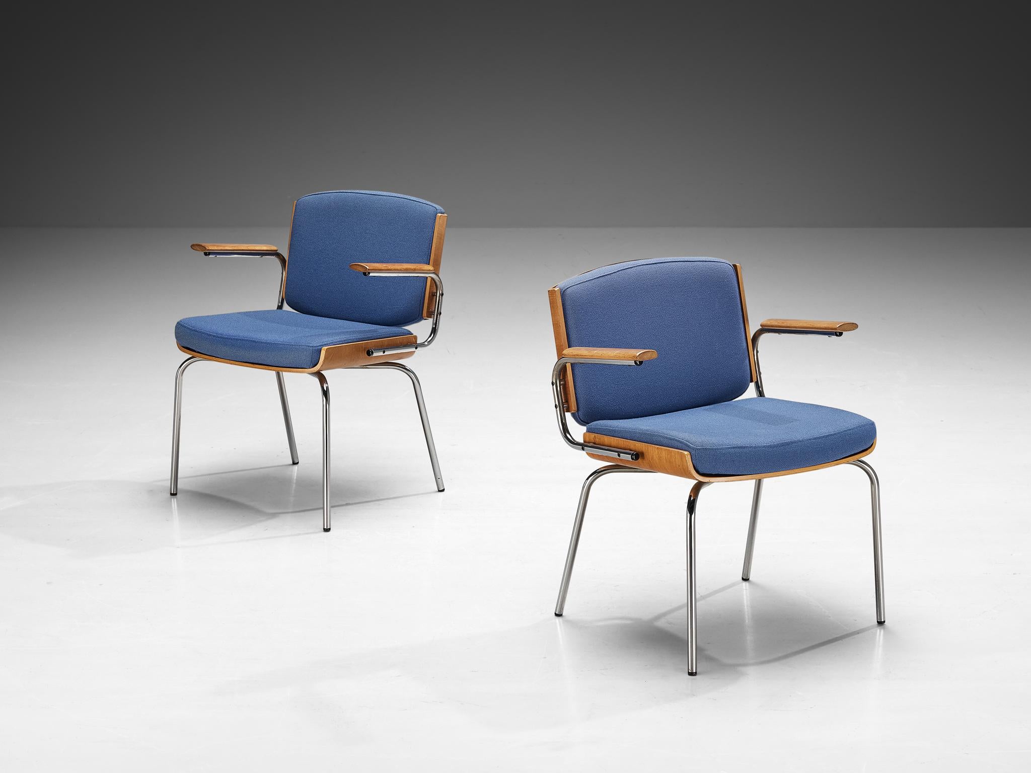 Dänisches Set aus acht Sesseln aus Eiche und Chrom mit blauer Polsterung  im Angebot 2