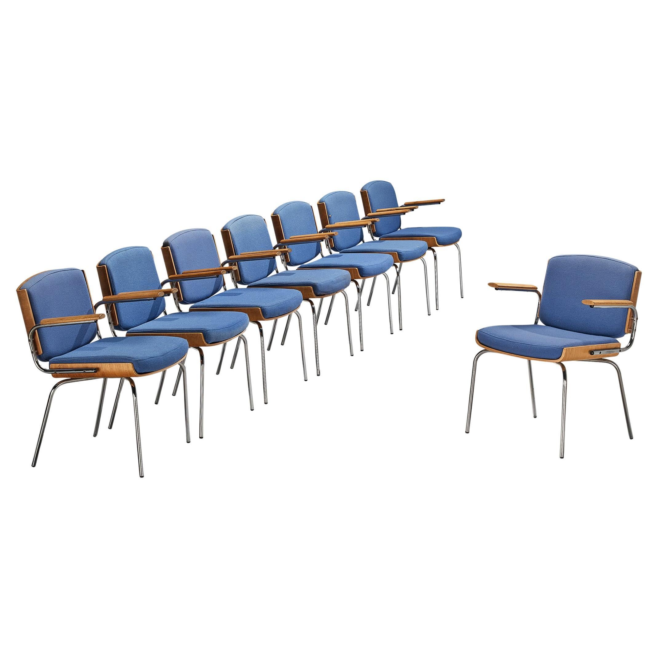 Ensemble danois de huit fauteuils en chêne et chrome avec tapisserie bleue 