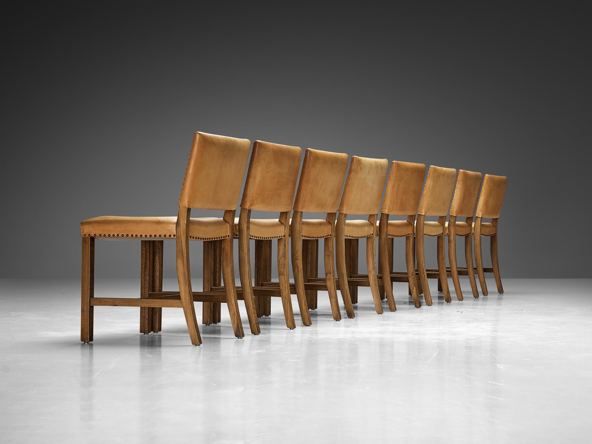 Conjunto danés de ocho sillas de comedor de cuero y olmo  Cuero en venta