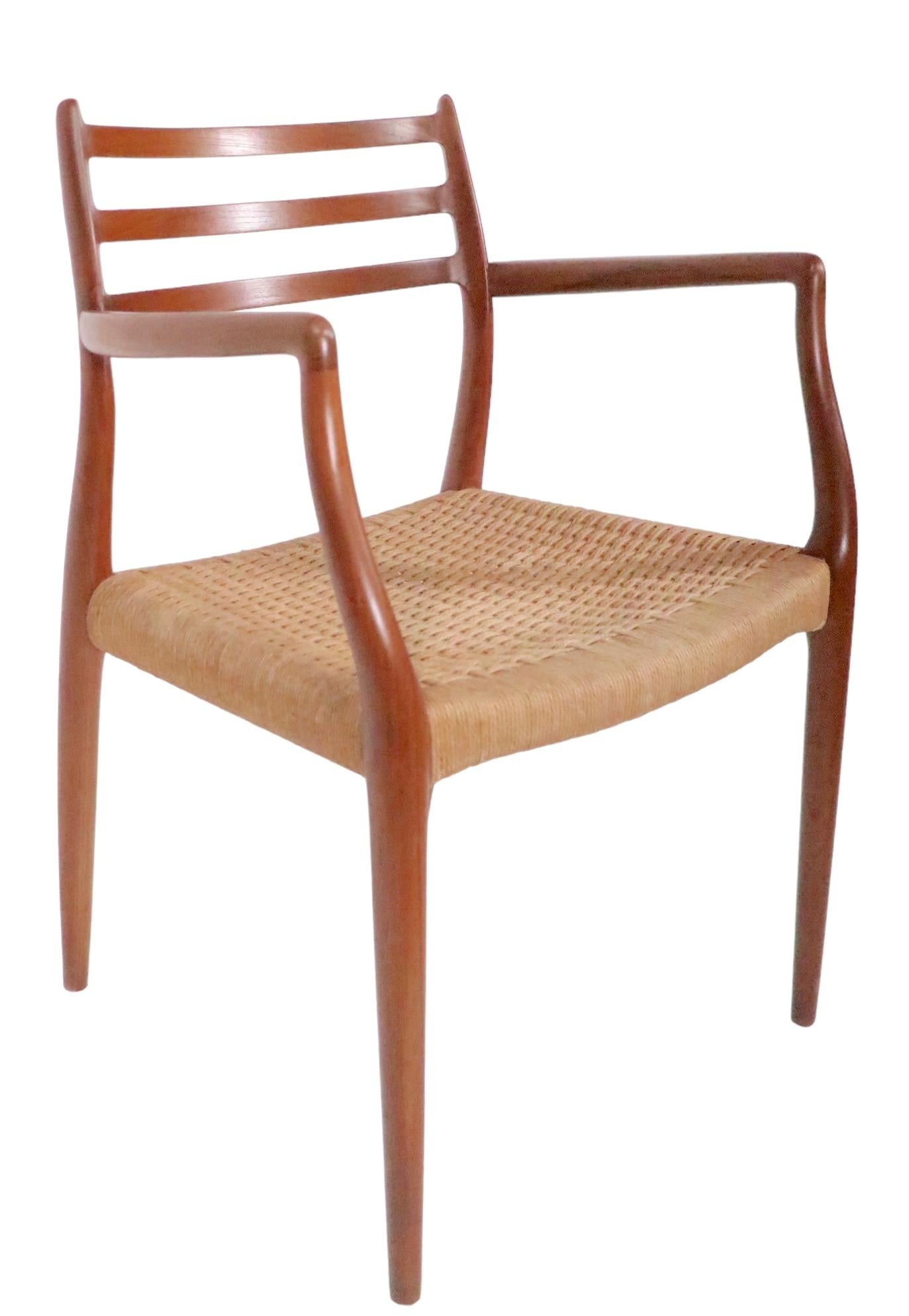 Set danese di otto sedie da pranzo in teak di Neils Moller / J.L.Moller, circa anni '60 in vendita 10