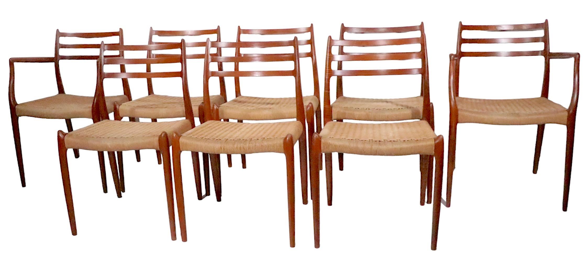 Danois Ensemble danois de huit chaises de salle à manger en teck par Neils Moller / J.L.Moller, vers 1960 en vente