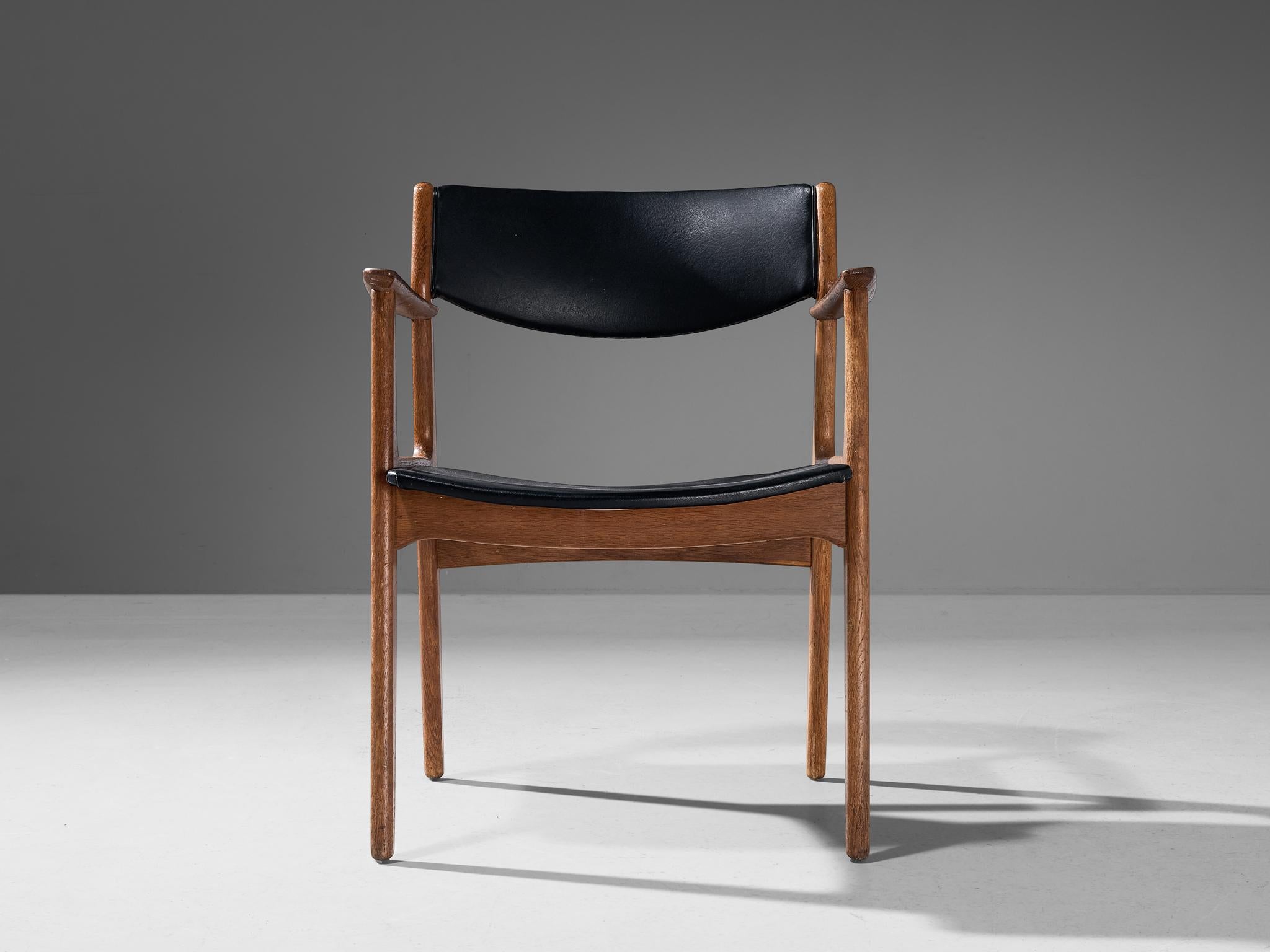 Ensemble danois de quatre fauteuils en Oak Oak et simili cuir noir en vente 2