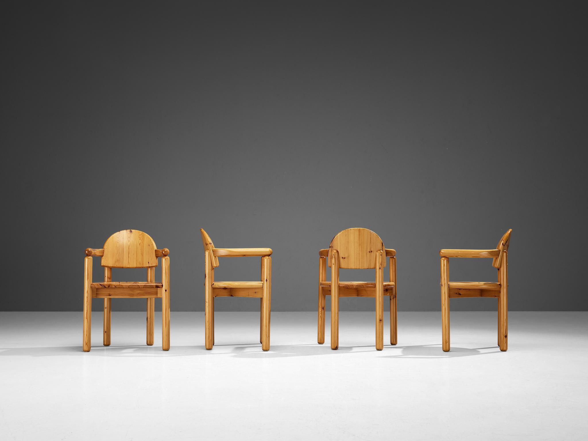 Mid-Century Modern Ensemble danois de quatre fauteuils en pin massif  en vente
