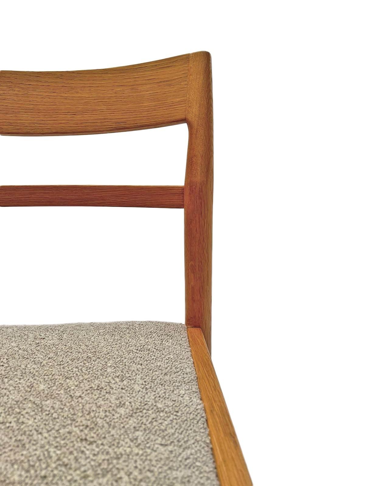 Danish Set of Four Oak and Cream Bouclé Wool Dining Chairs Midcentury, 1960s 3