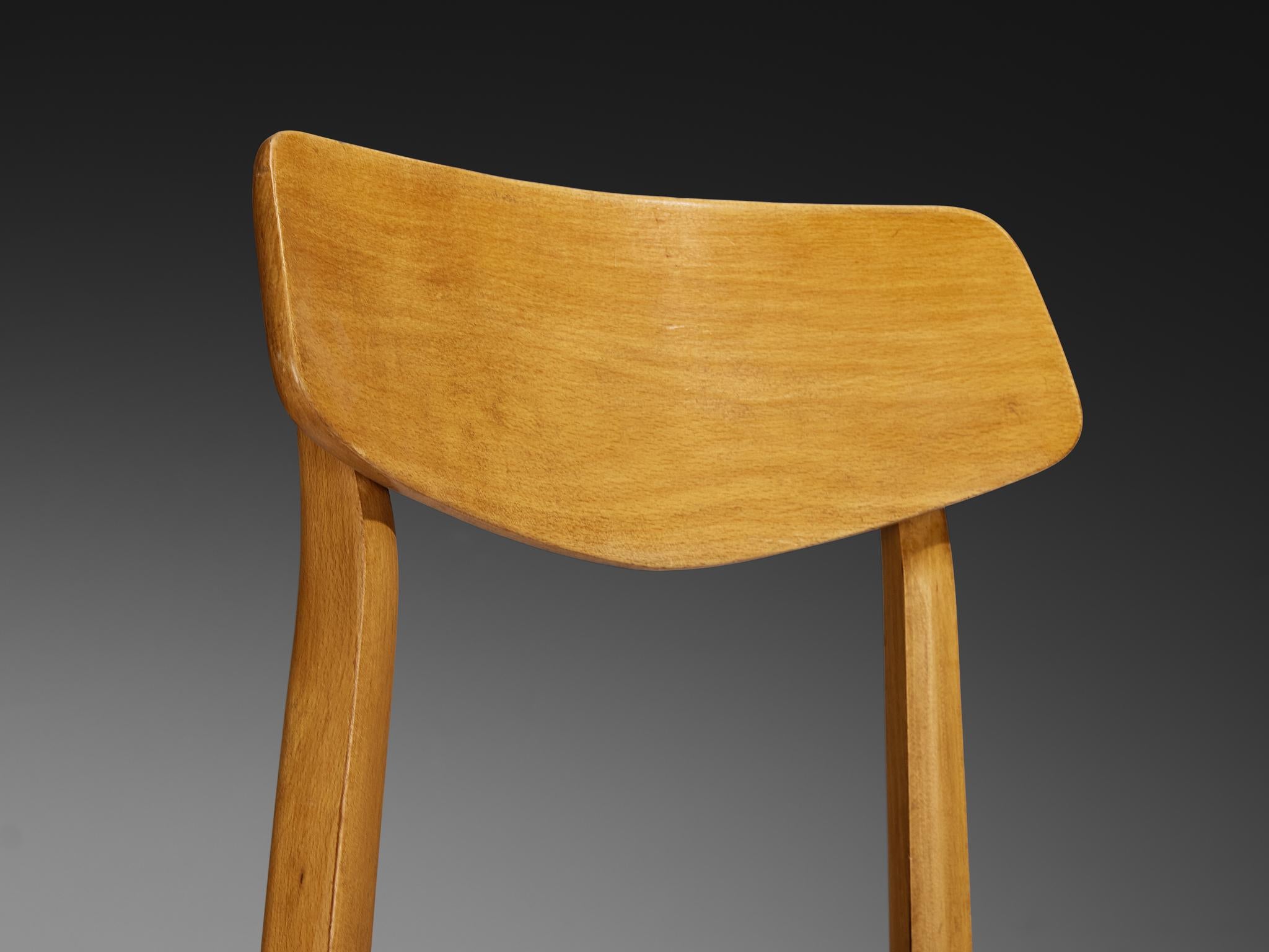 Dänischer Satz von zehn dänischen skulpturalen Stühlen aus blondem Holz im Angebot 4