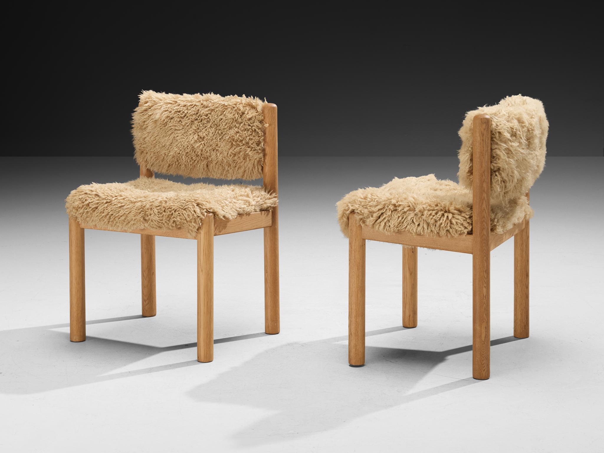 Set di dieci sedie da pranzo danesi in Oak e pelle di pecora in vendita 3