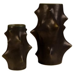 Dänisches Set aus zwei dunkelgrünen Steingutvasen mit Kakteen wie Dornen aus Steingut