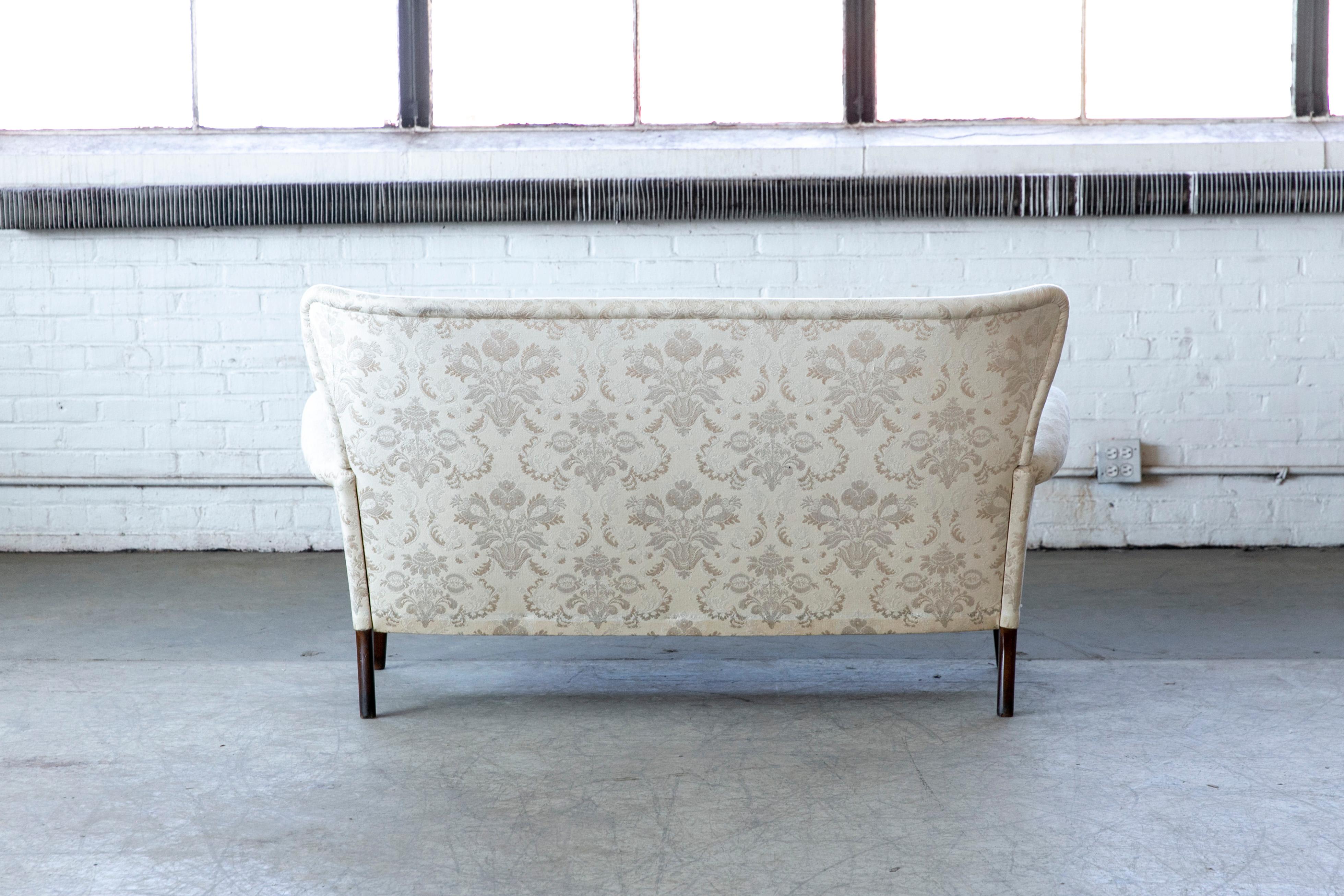  Dänische Couch aus der Mitte der 1950er Jahre in Buche und Wolle Fritz Hansen Modell 8112 im Angebot 3