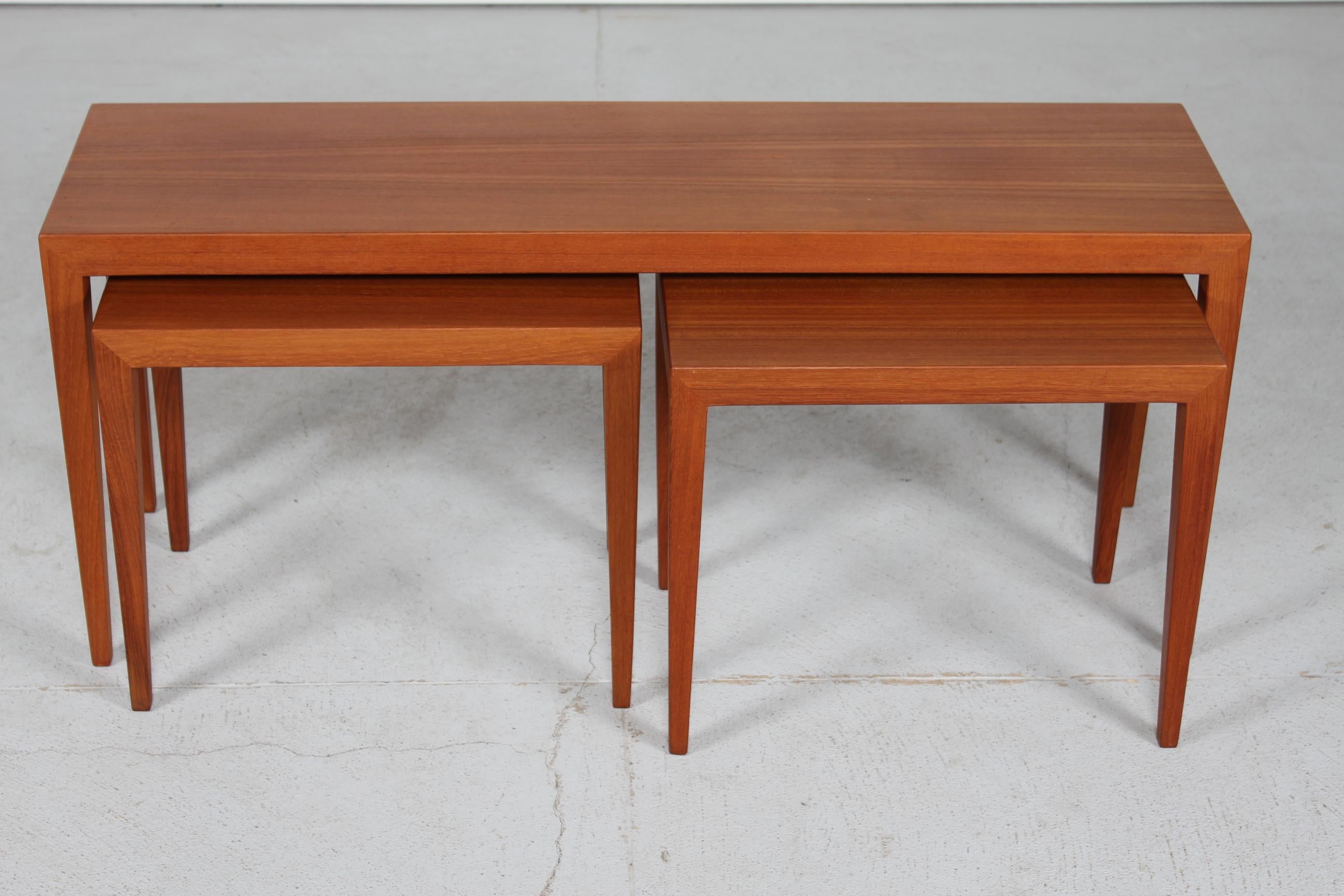 Mid-Century Modern Ensemble danois Severin Hansen tables gigognes oblongues en teck par Haslev Furniture des années 60 en vente